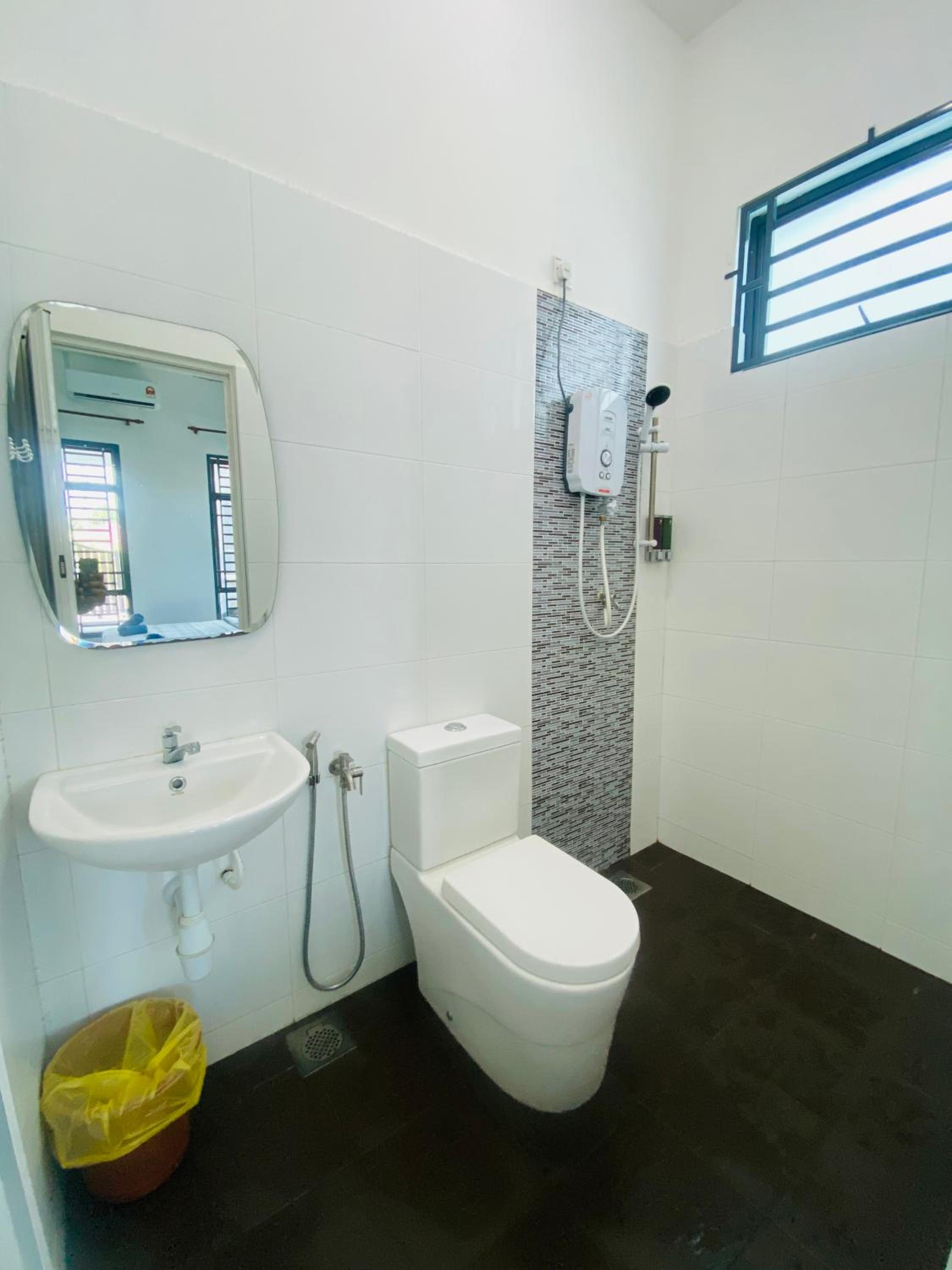 NS Vacation Home Muar with Kids Friendly Pool