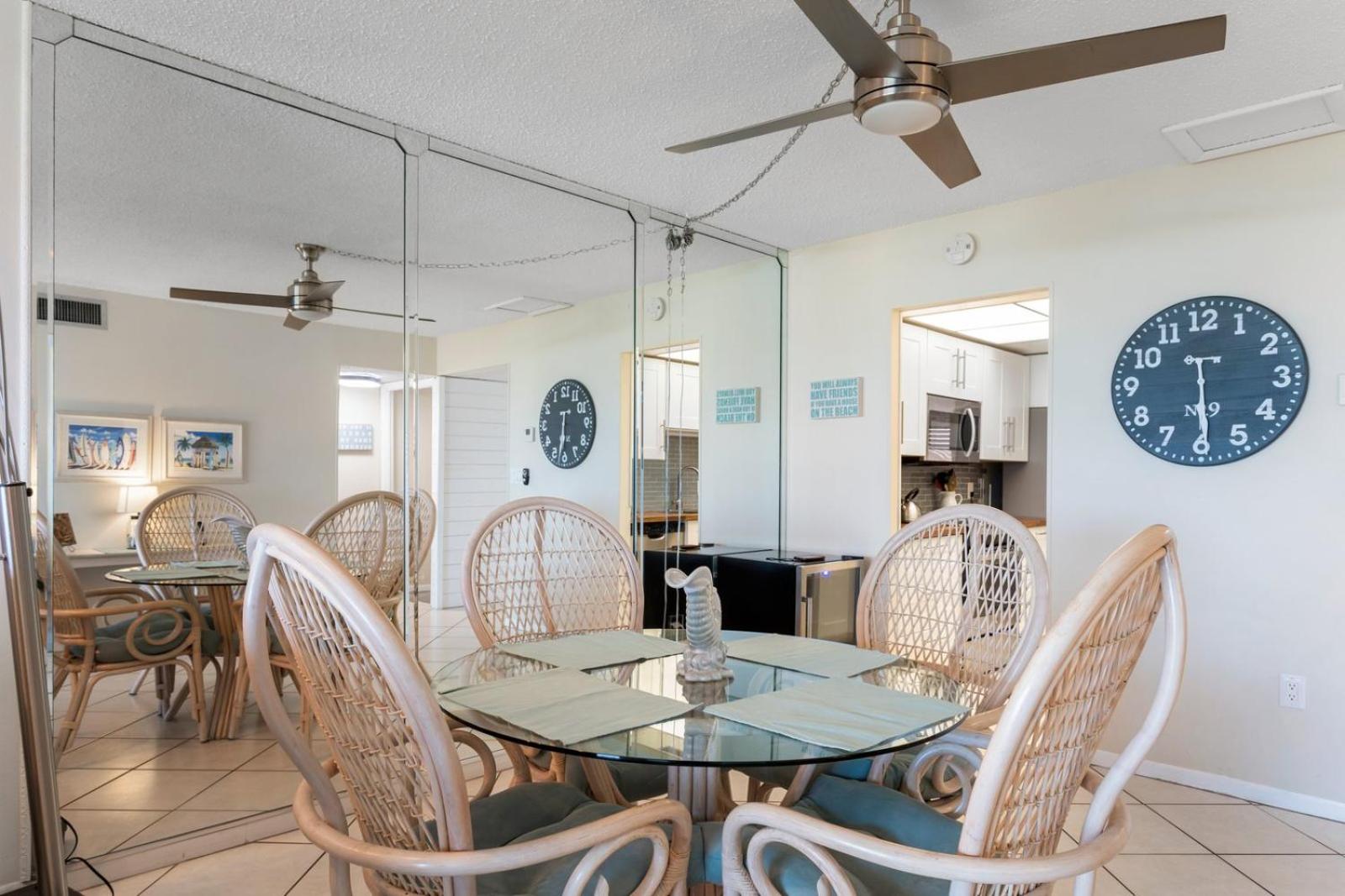 Top Floor Beach Gulf Views - Madeira Norte #516