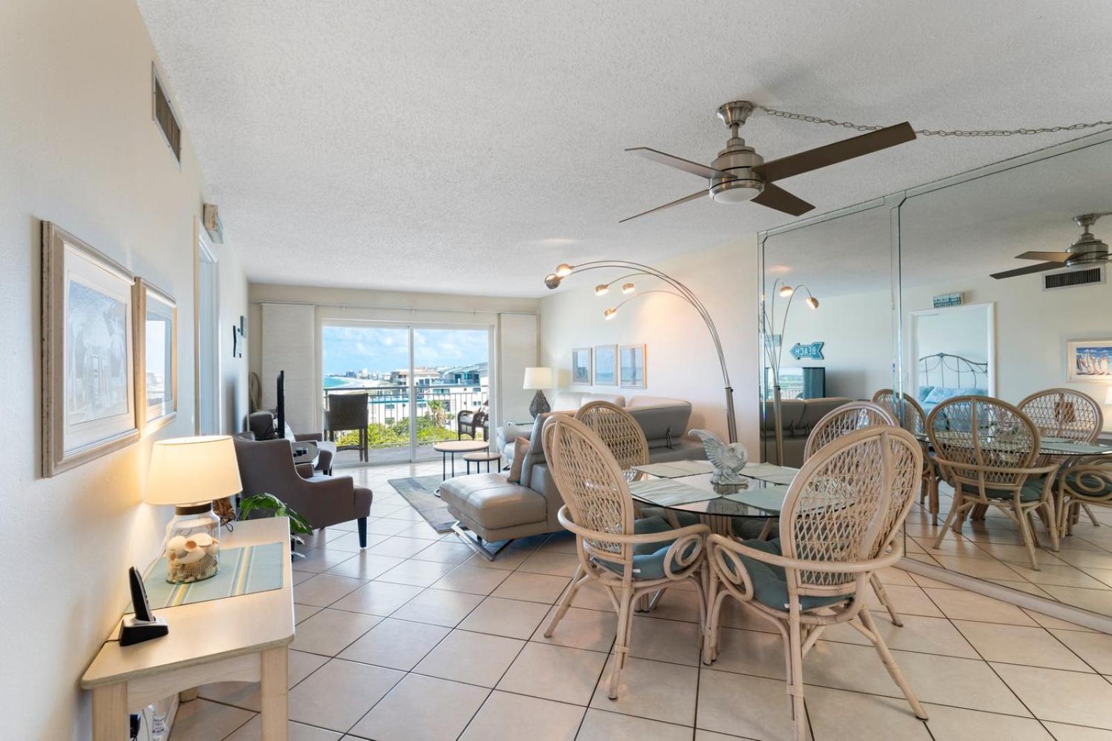 Top Floor Beach Gulf Views - Madeira Norte #516