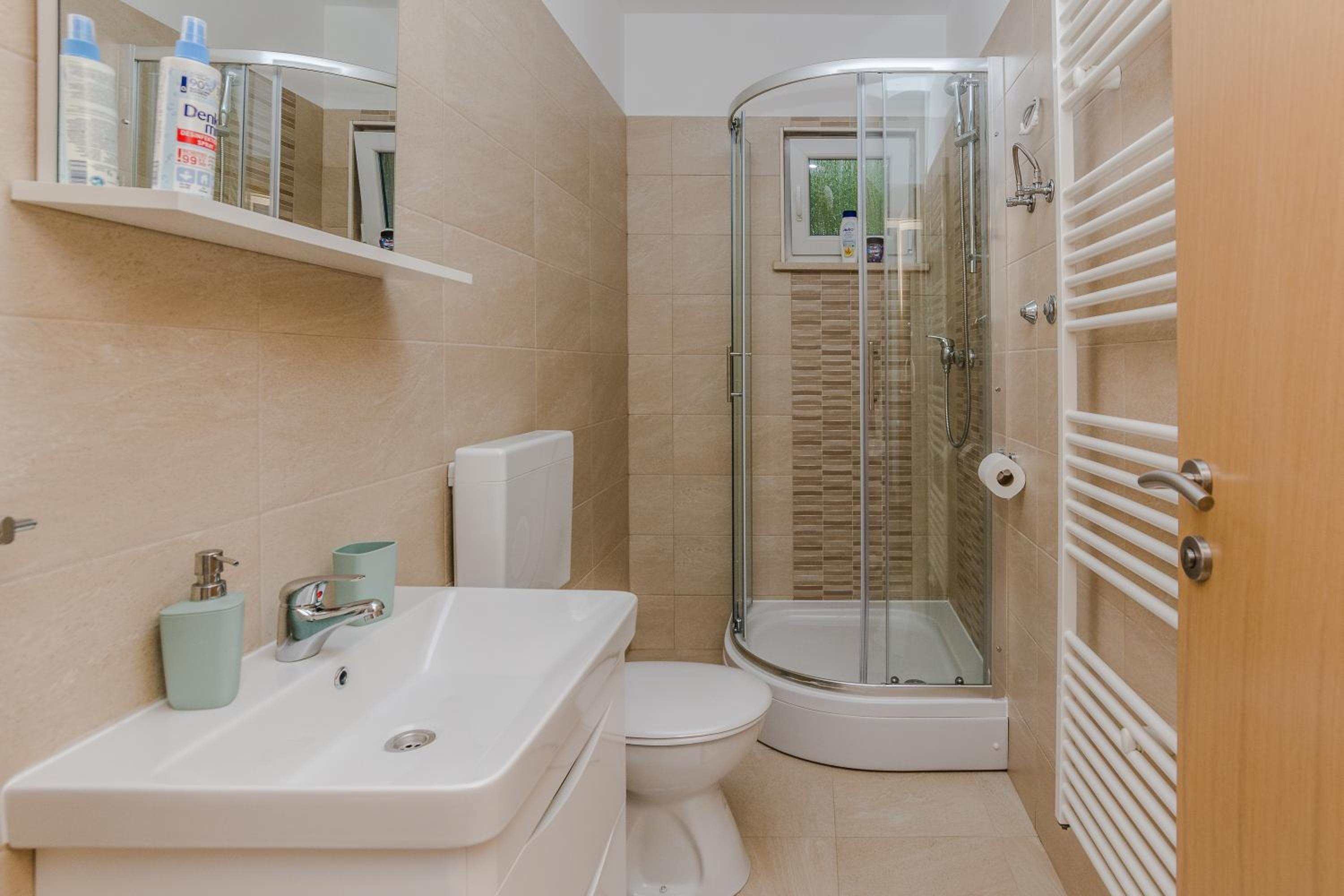 Apartmani Jadranka view 2