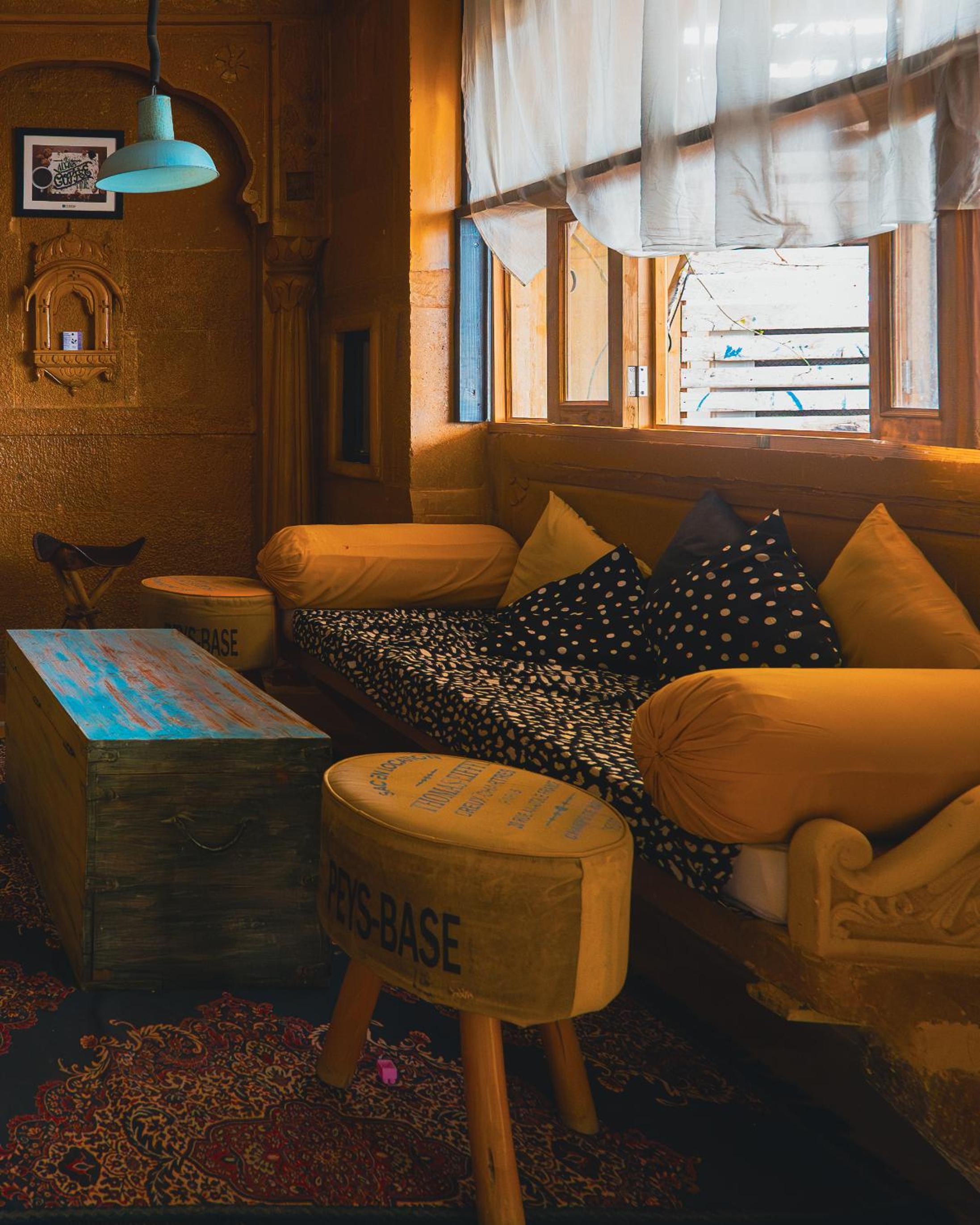 lounge