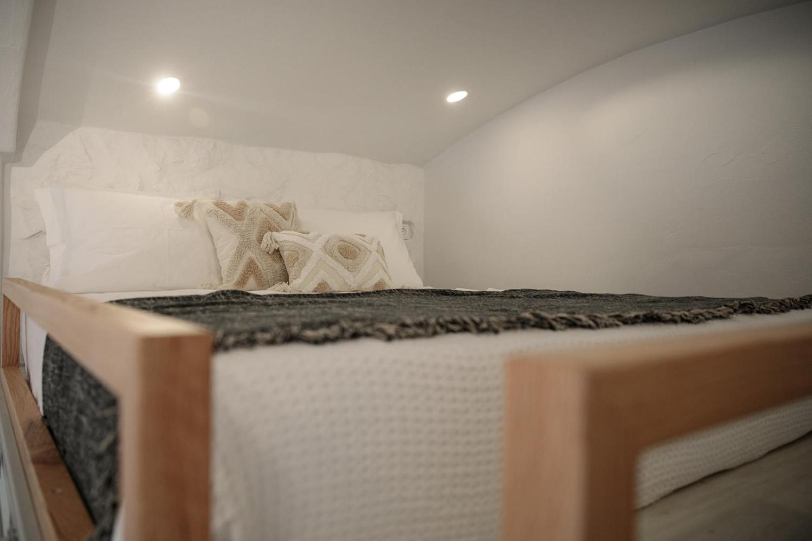 "Voras Luxury Cave Loft" photo 2