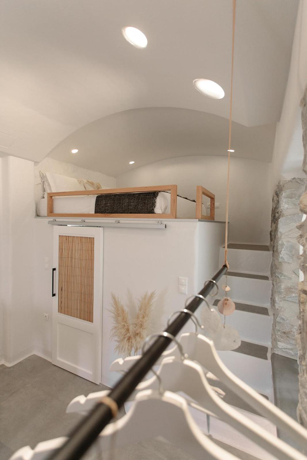 "Voras Luxury Cave Loft" photo 4