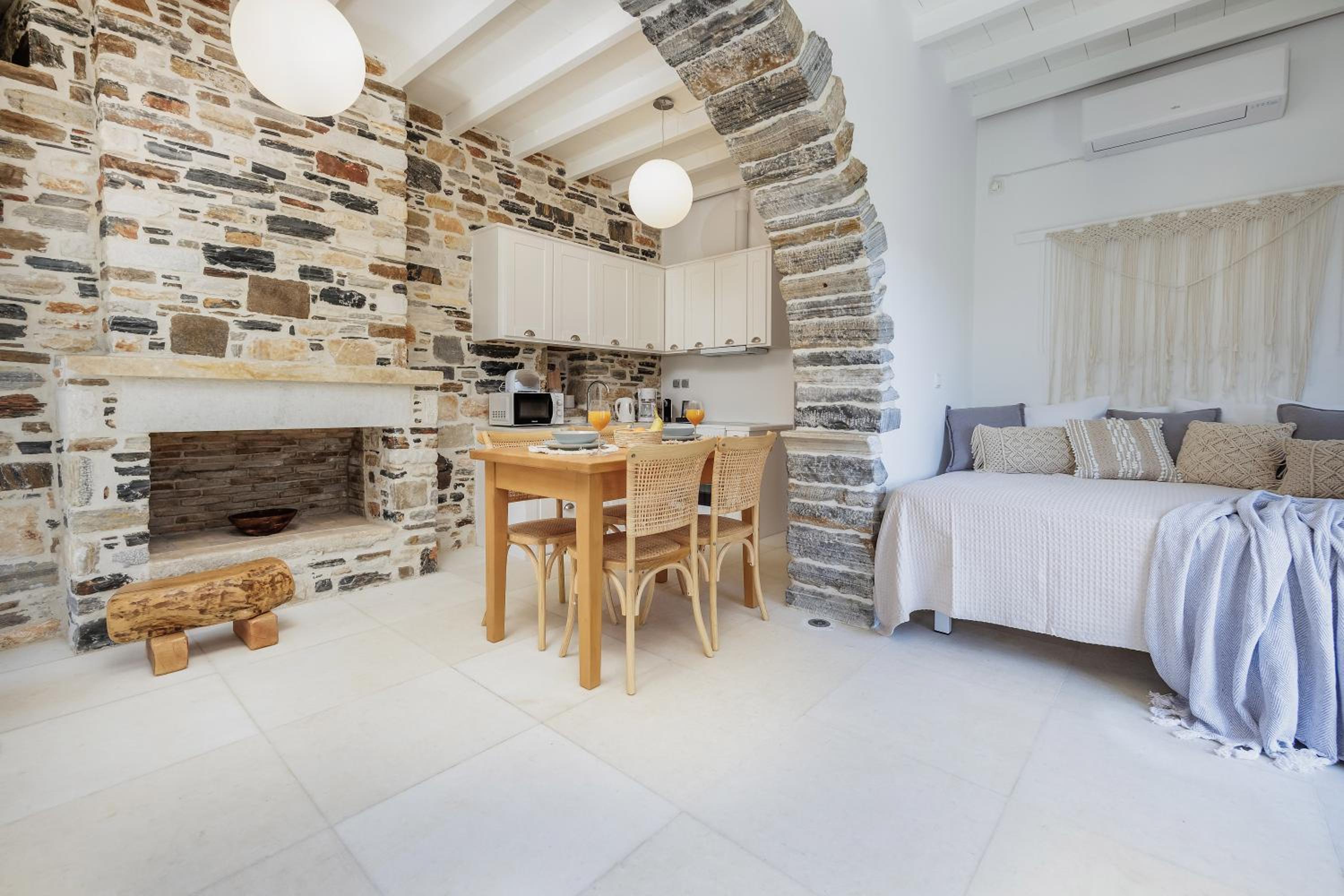 Zos Suites