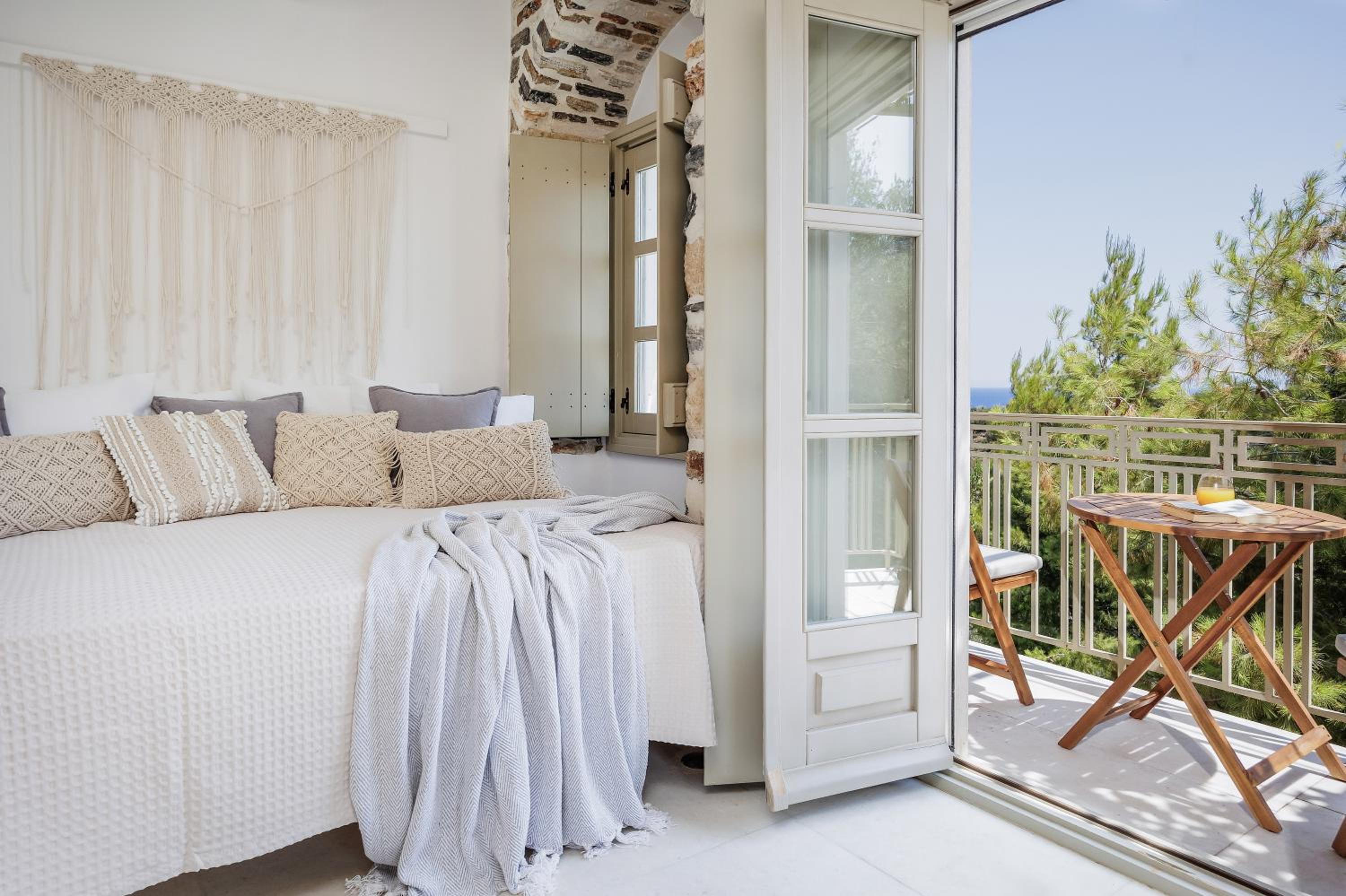 Zos Suites
