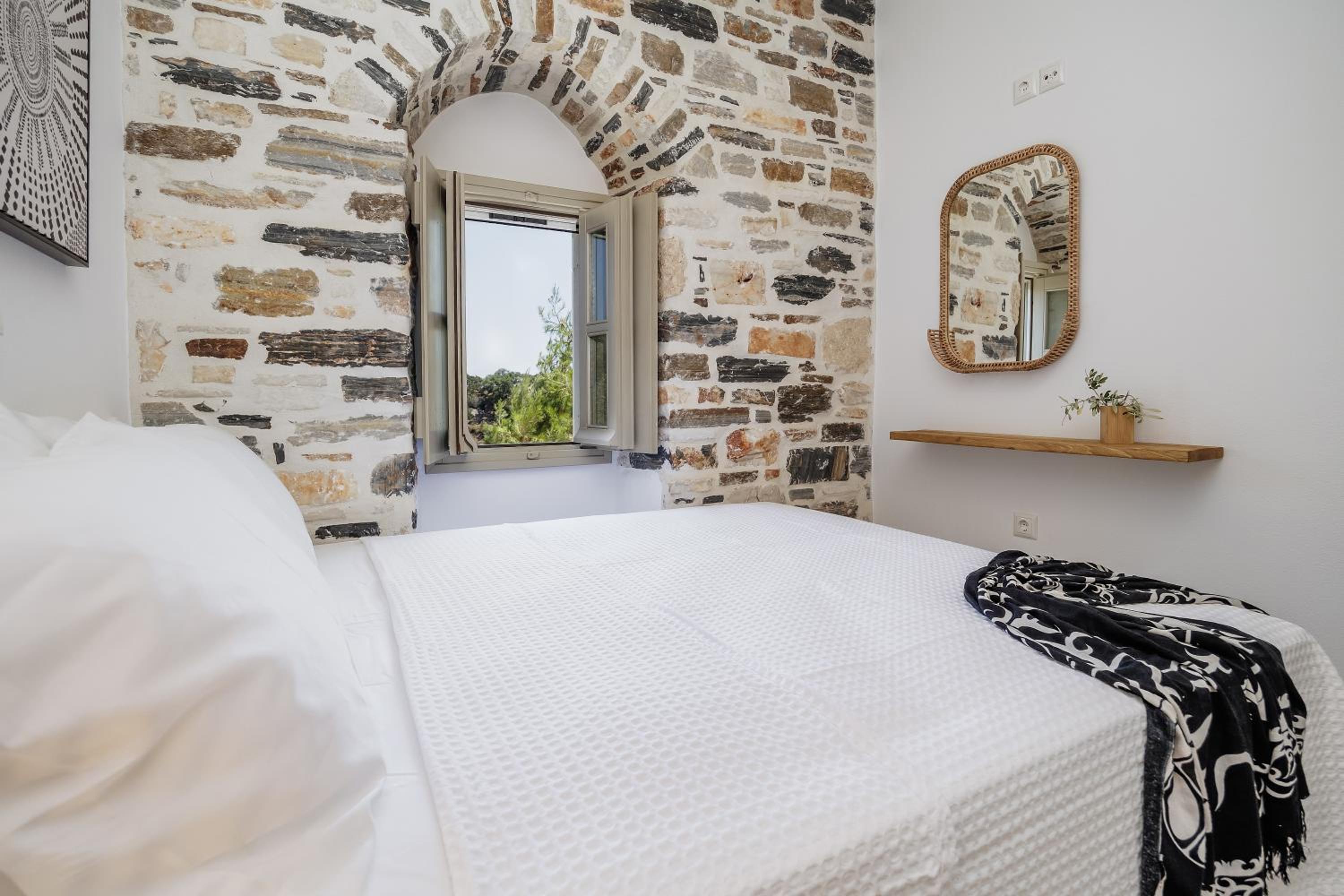 Zos Suites
