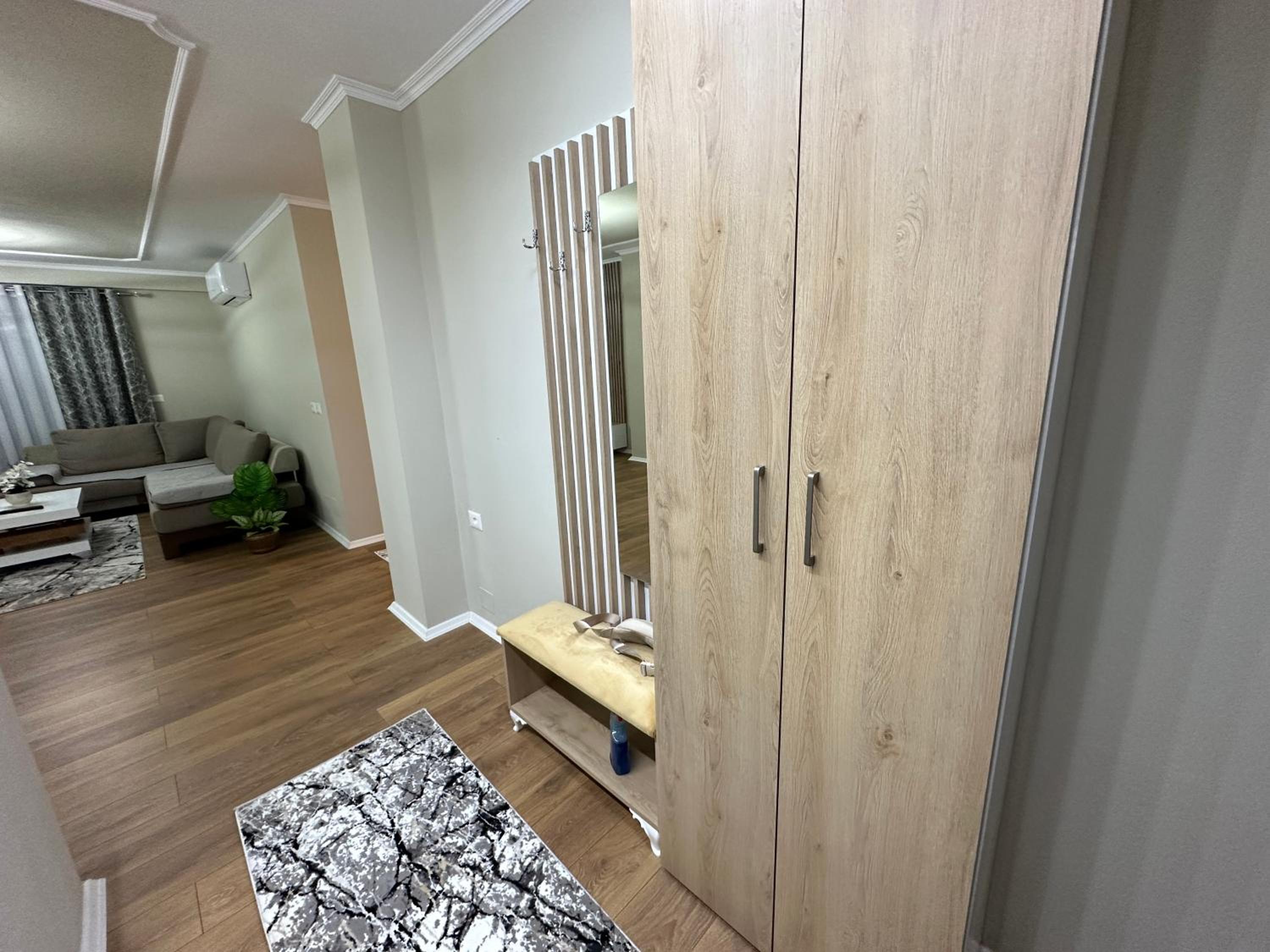 Ledio’s Luxury Apartment