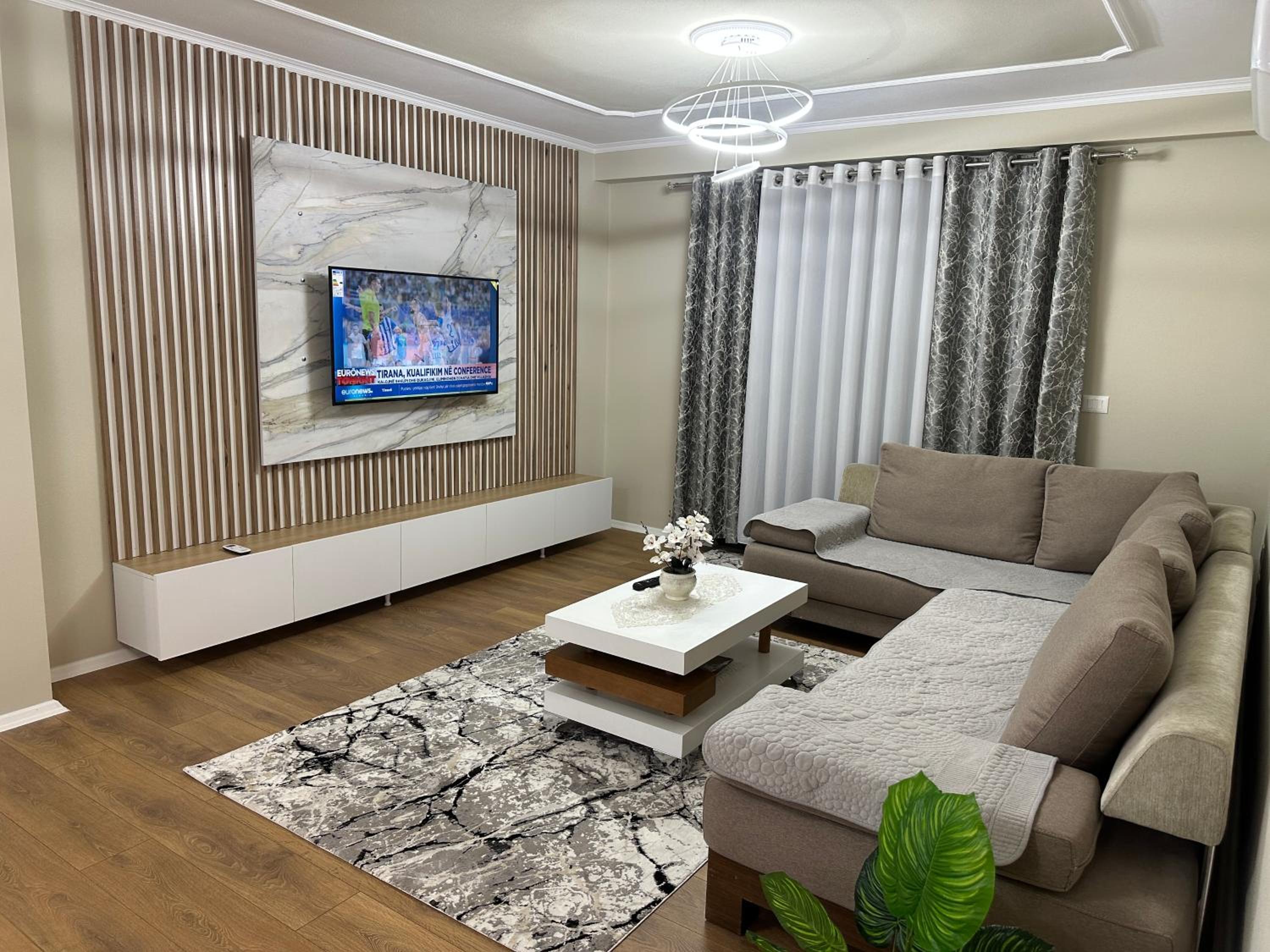 Ledio’s Luxury Apartment