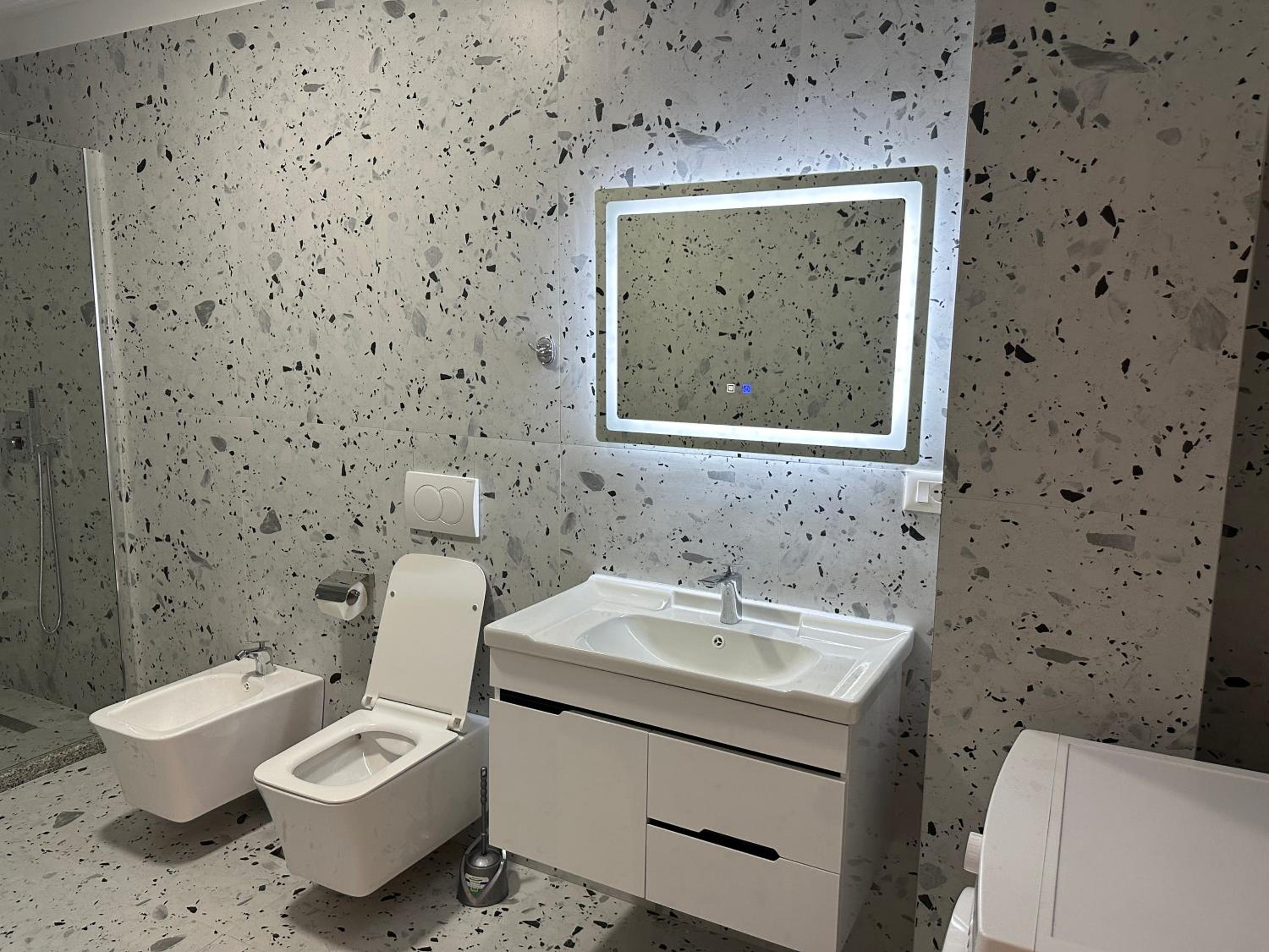 Ledio’s Luxury Apartment
