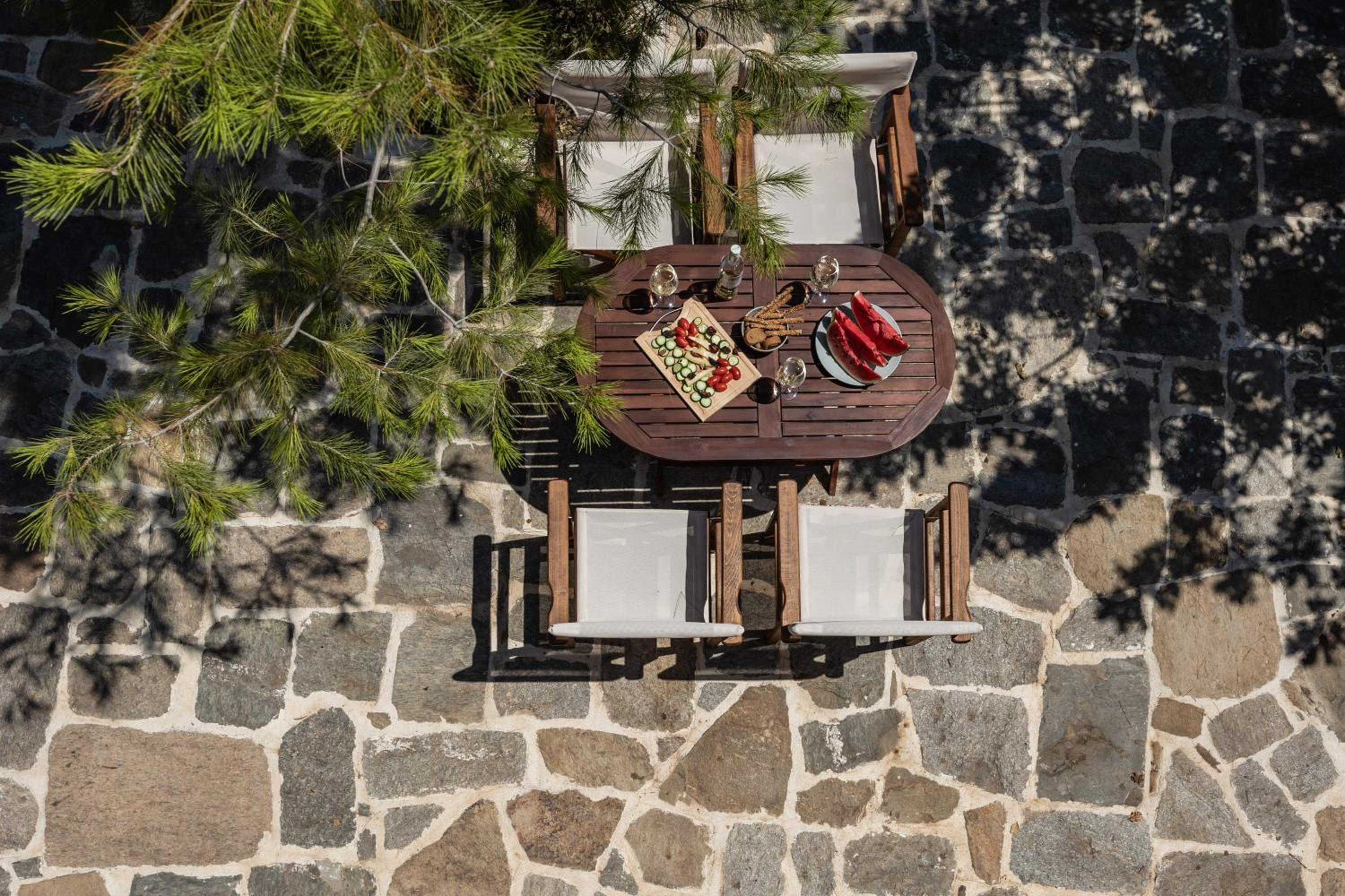 Zos Suites