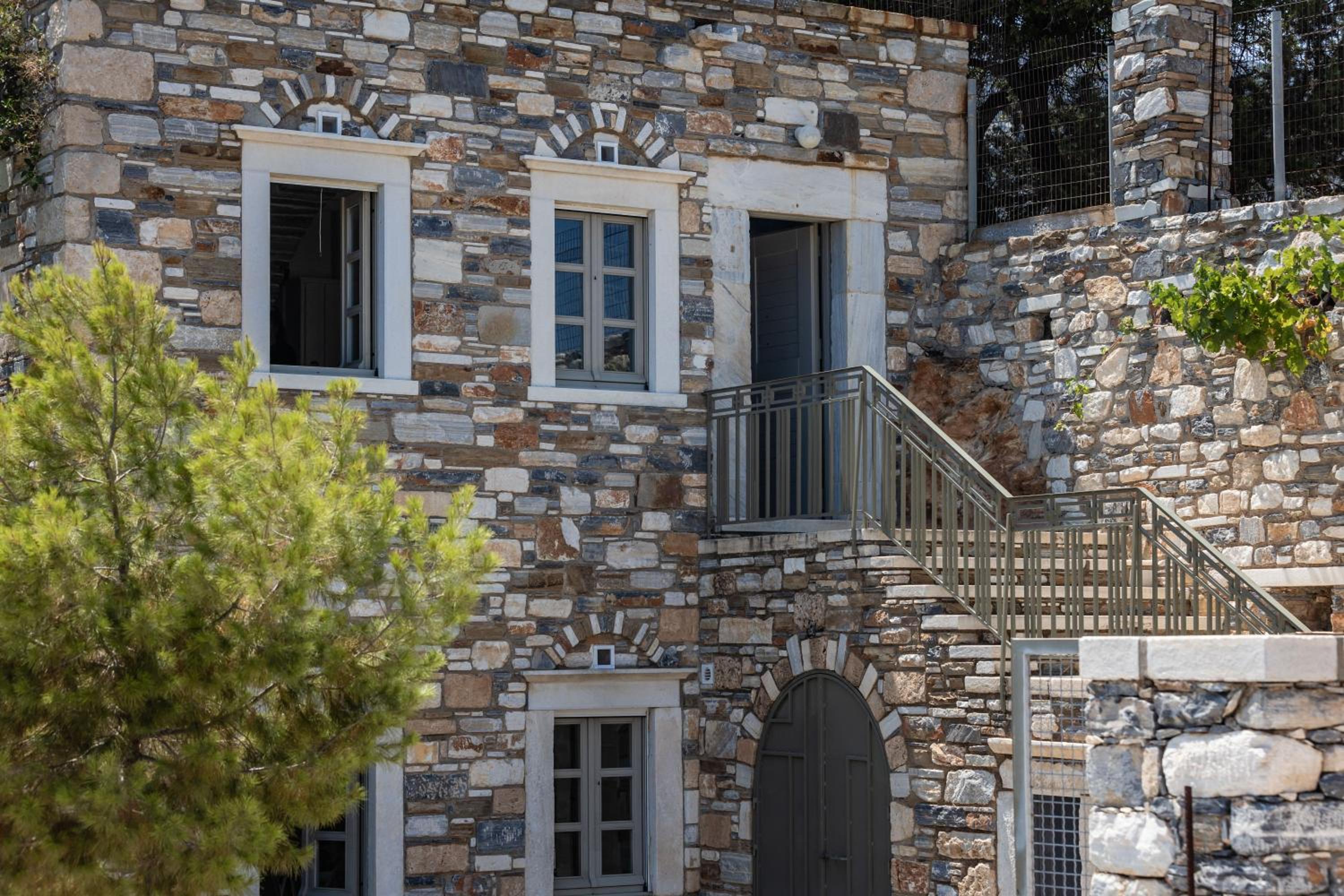 Zos Suites