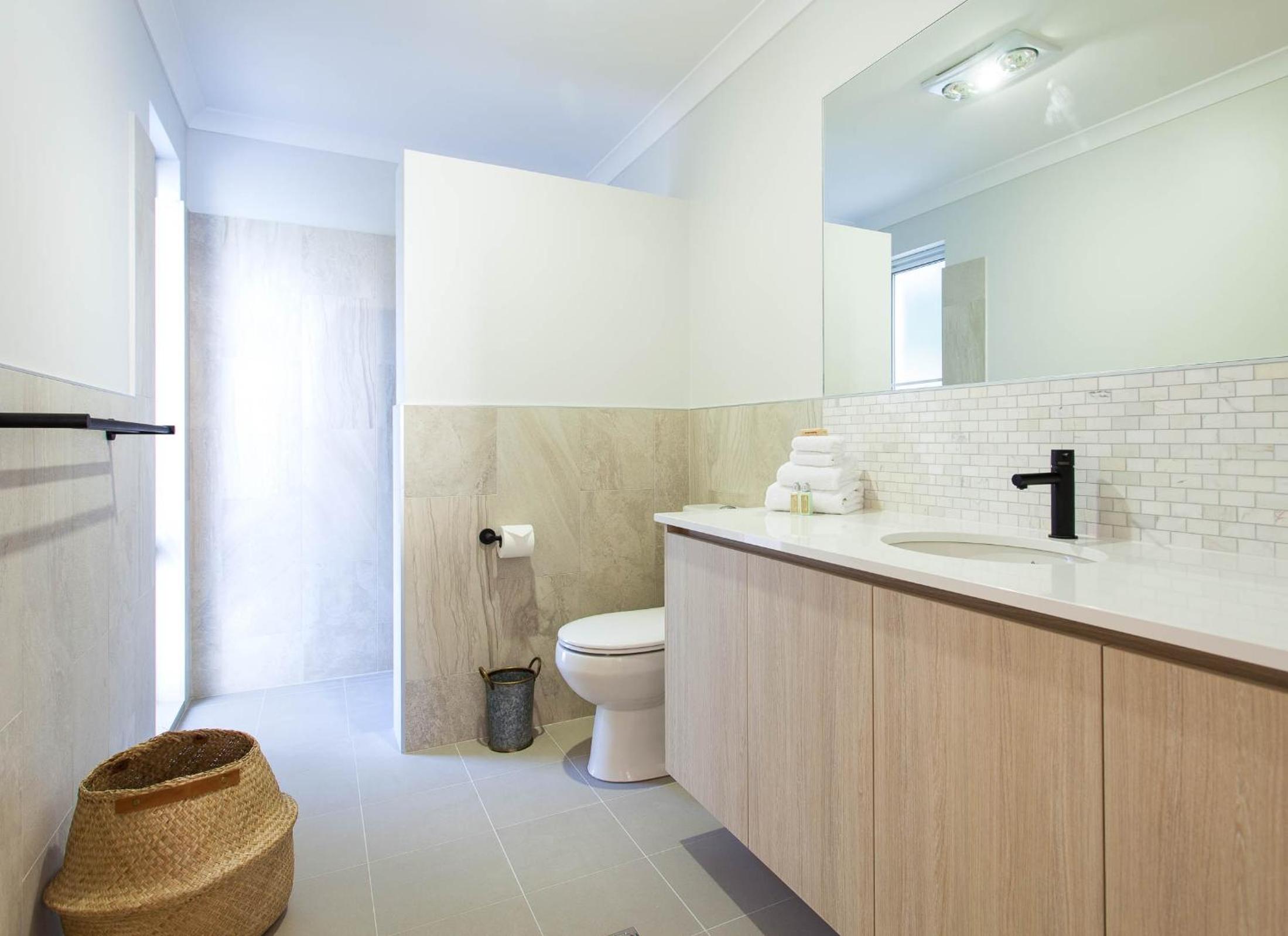 Aquila I Private Properties