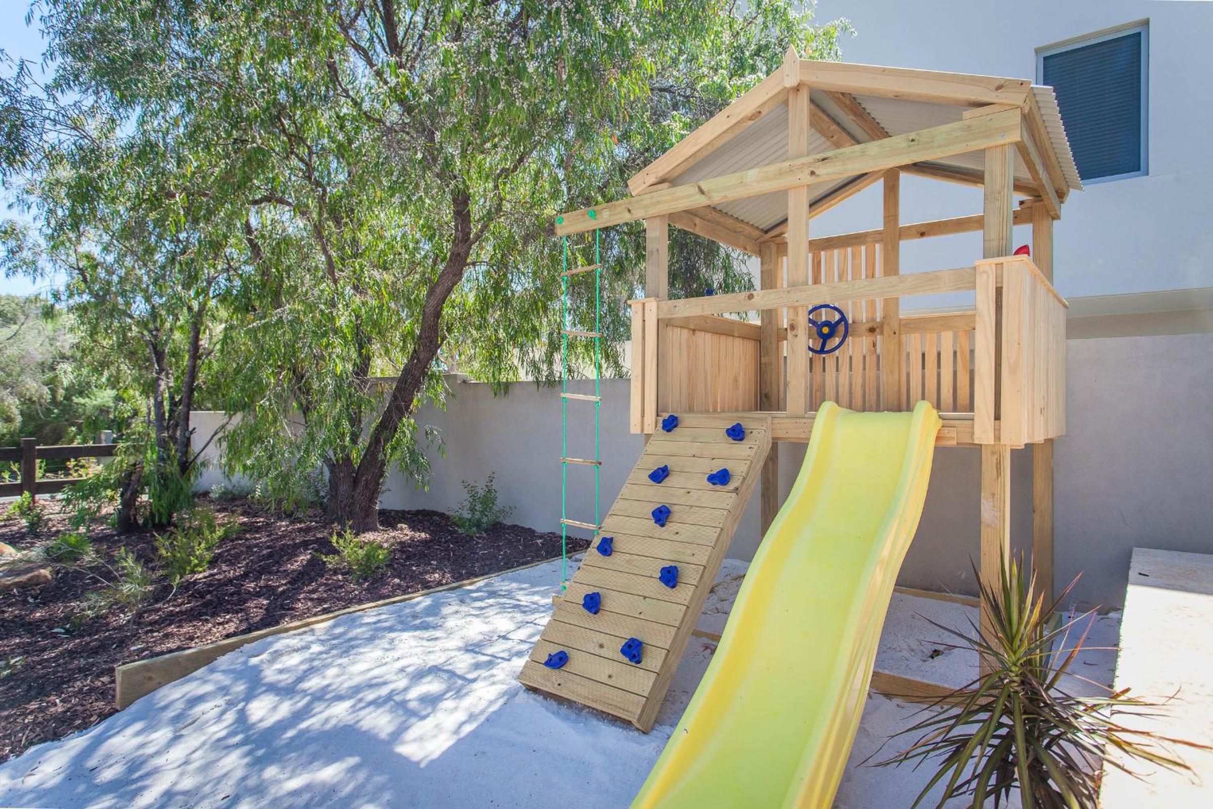 Aquila I Private Properties