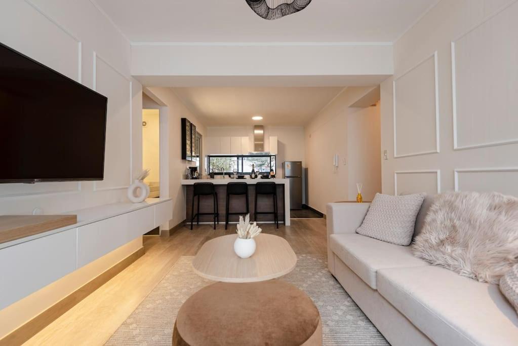 Stunning Modern 1BD Apartment in Barranco view 4