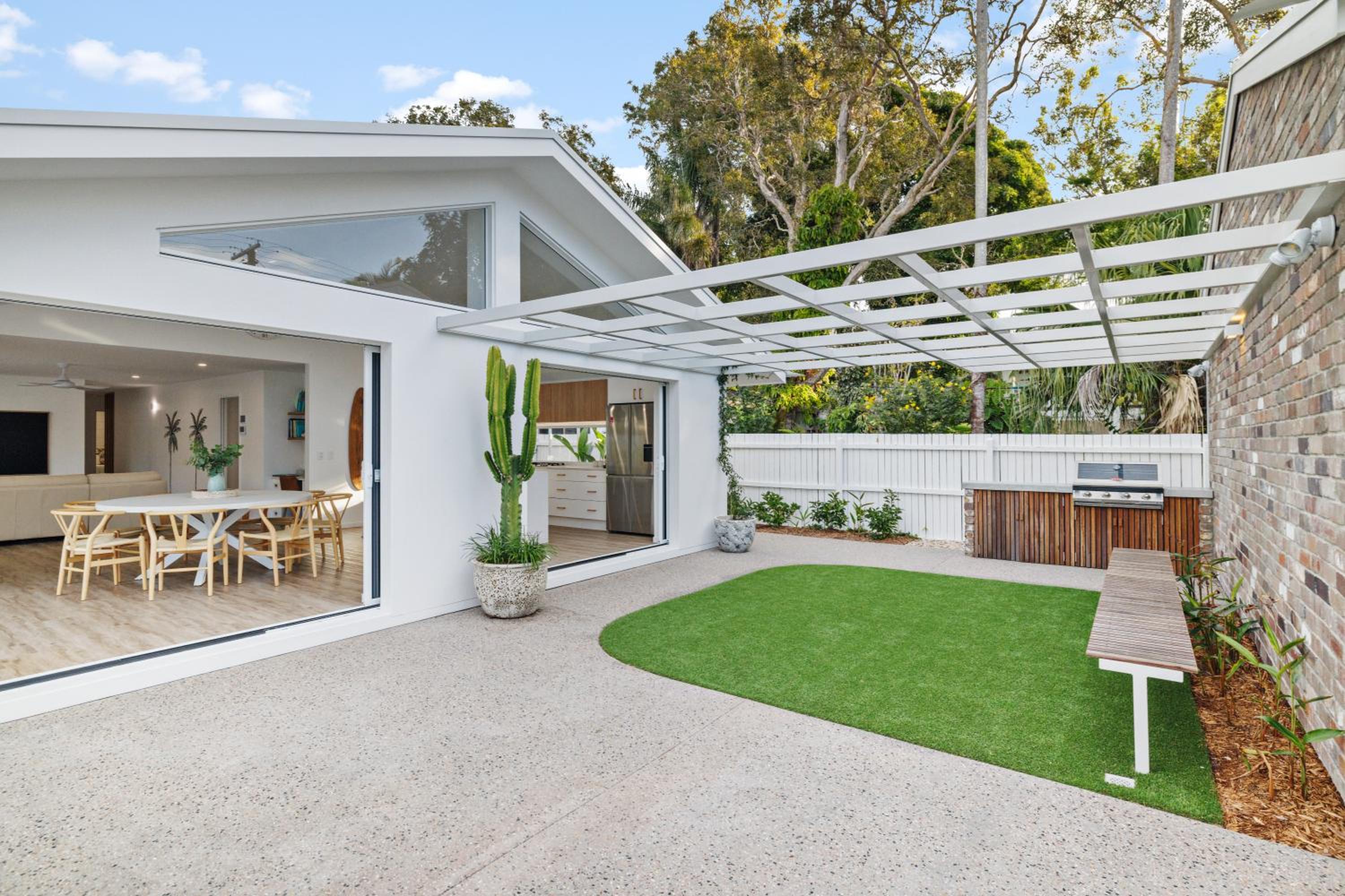 Brand new coastal oasis - family & pet friendly.