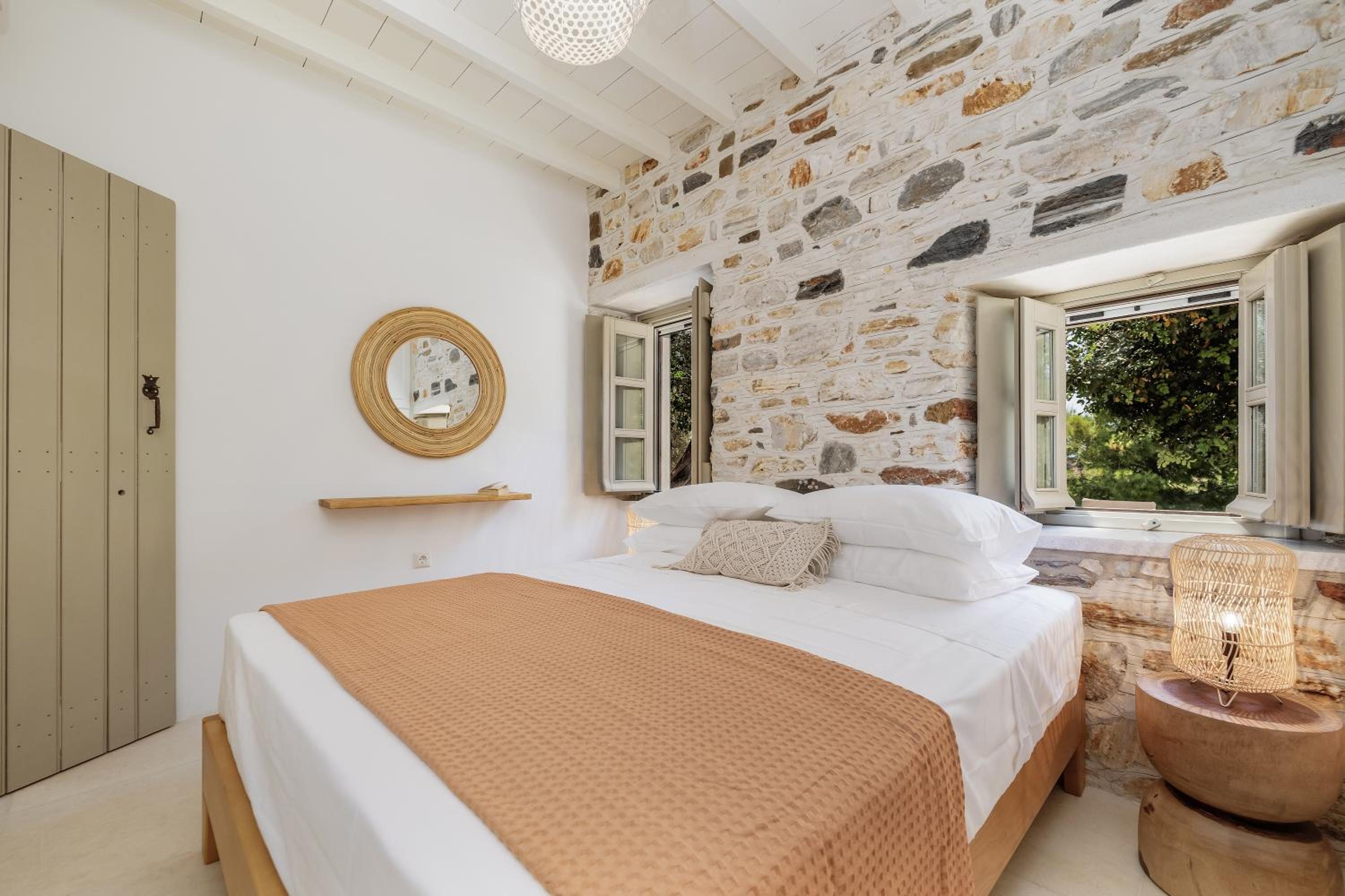 Zos Suites