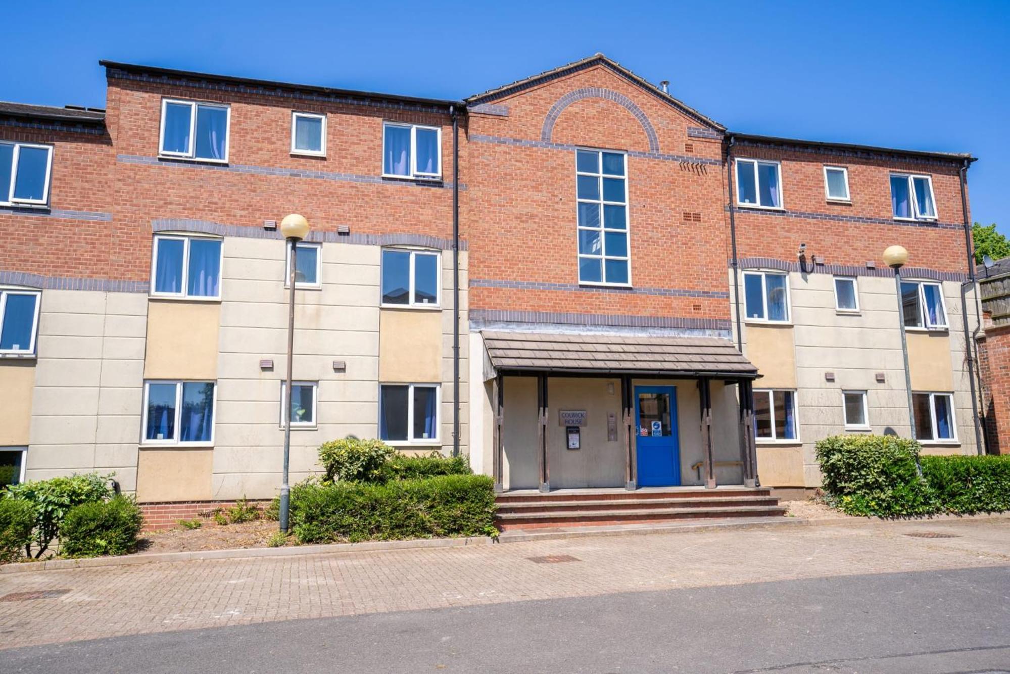 Ensuite Bedrooms with Shared Kitchen and Apartments at Simpsons Hall in Nottingham