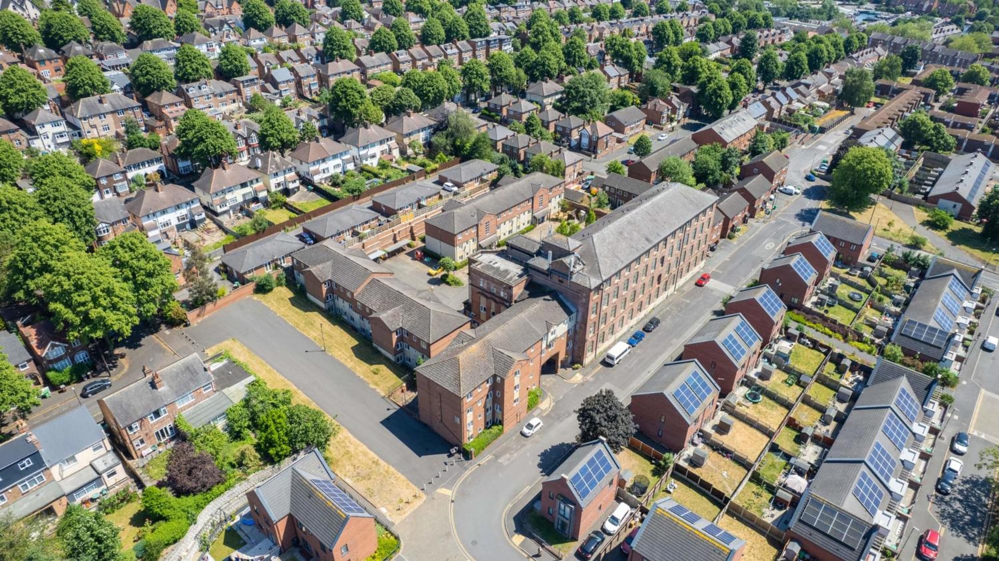 Ensuite Bedrooms with Shared Kitchen and Apartments at Simpsons Hall in Nottingham