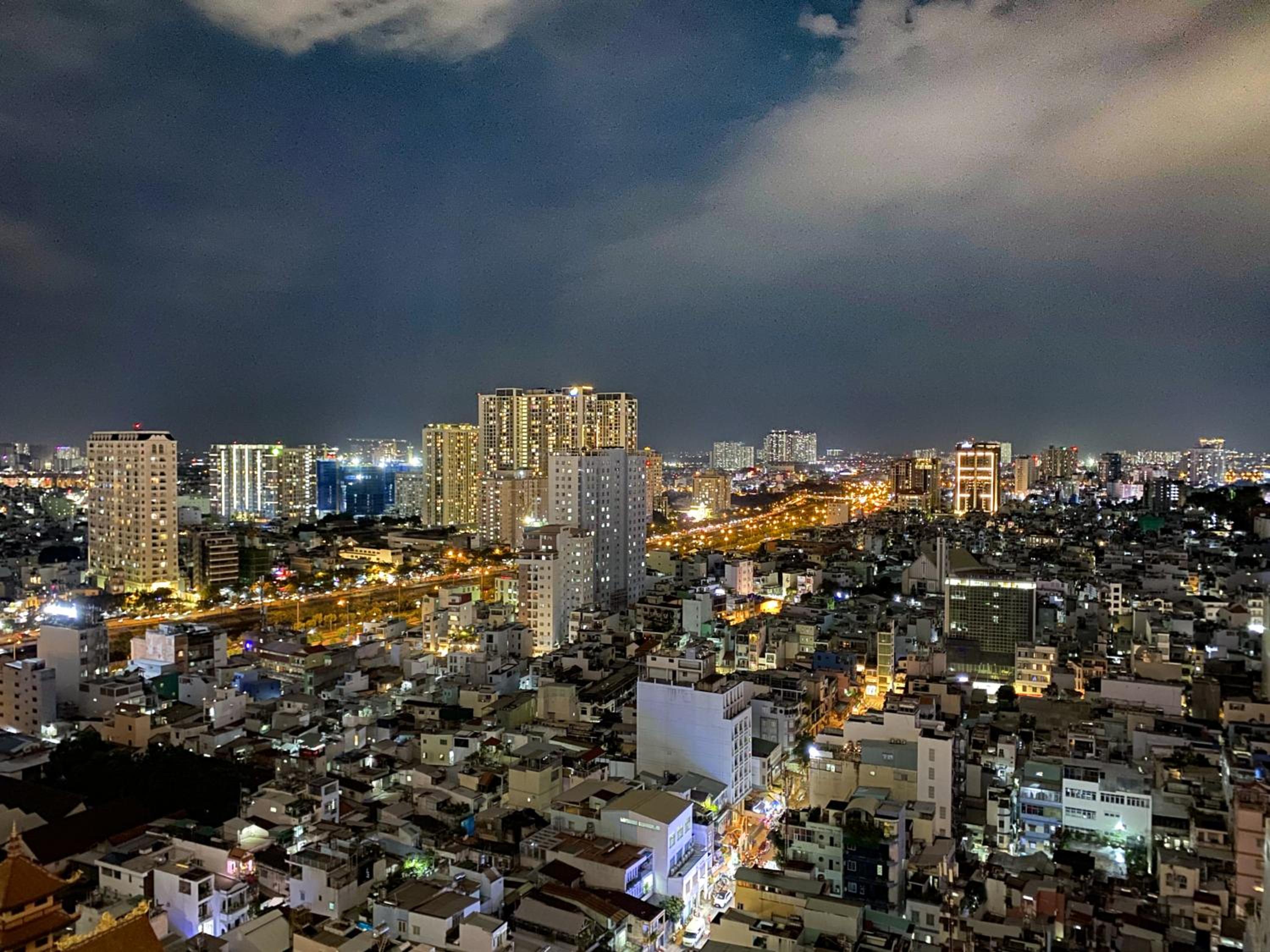 SOHO 23 Floor Stunning City View Apartment Near Bui Vien Ben Thanh
