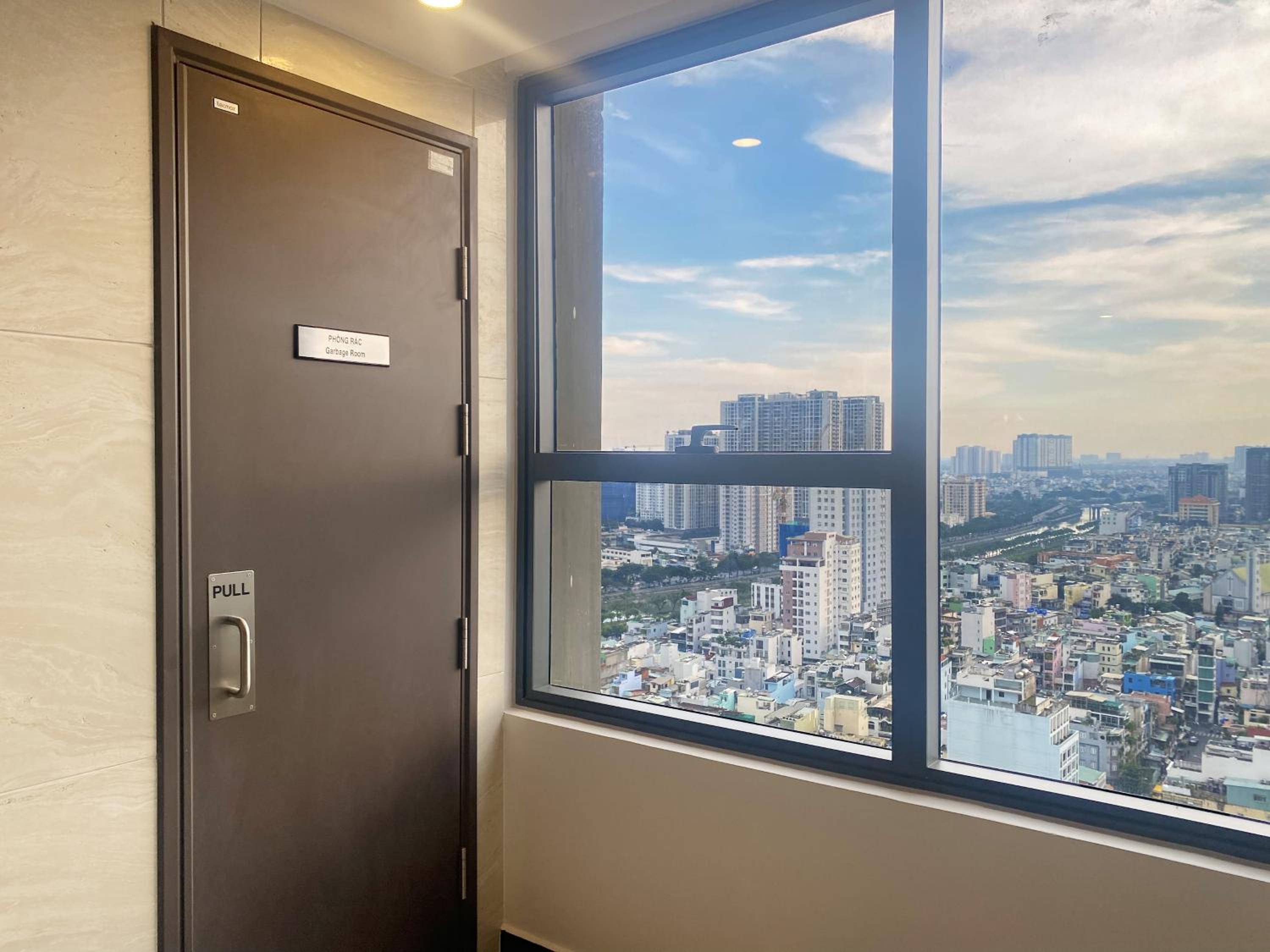 SOHO 23 Floor Stunning City View Apartment Near Bui Vien Ben Thanh