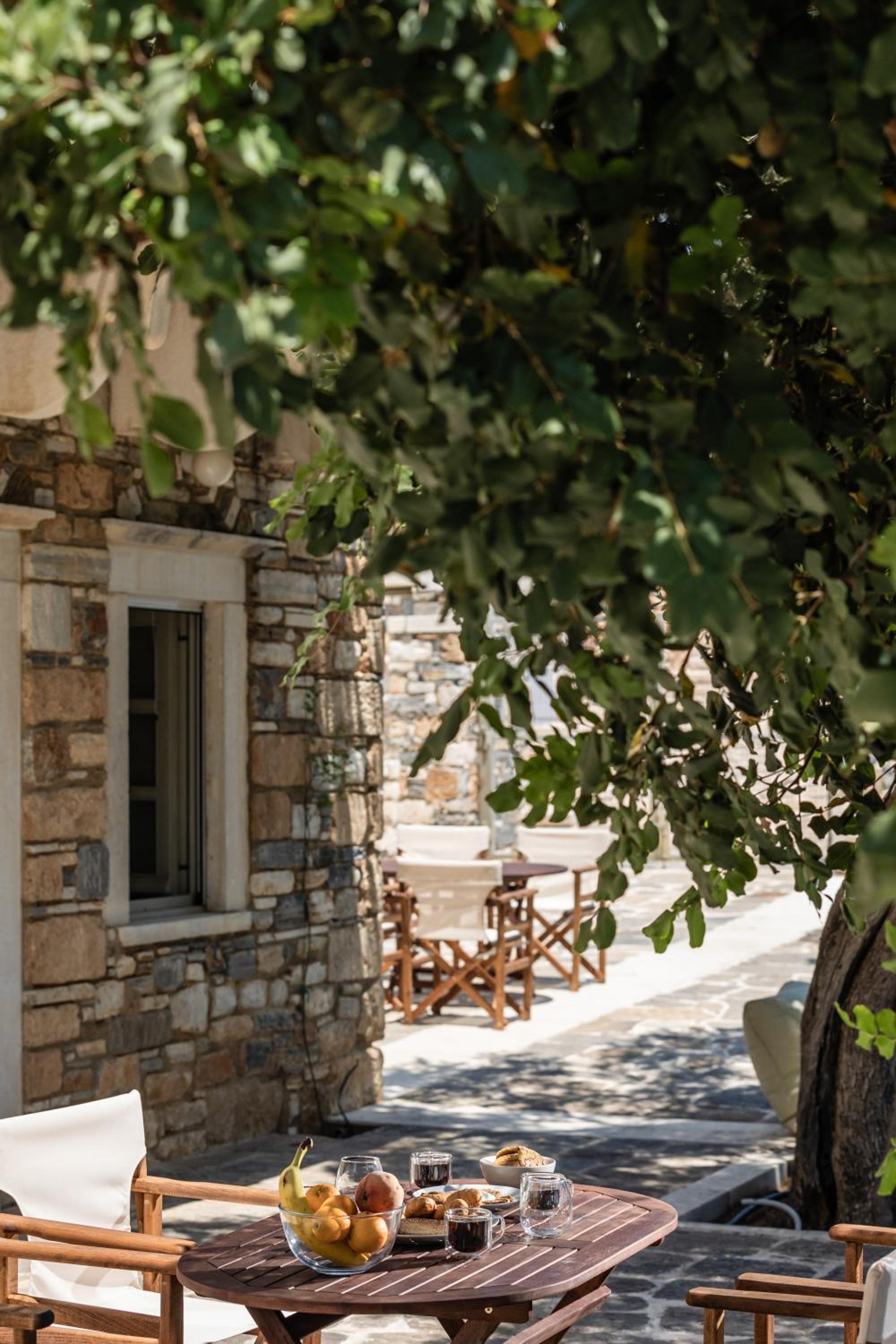 Zos Suites