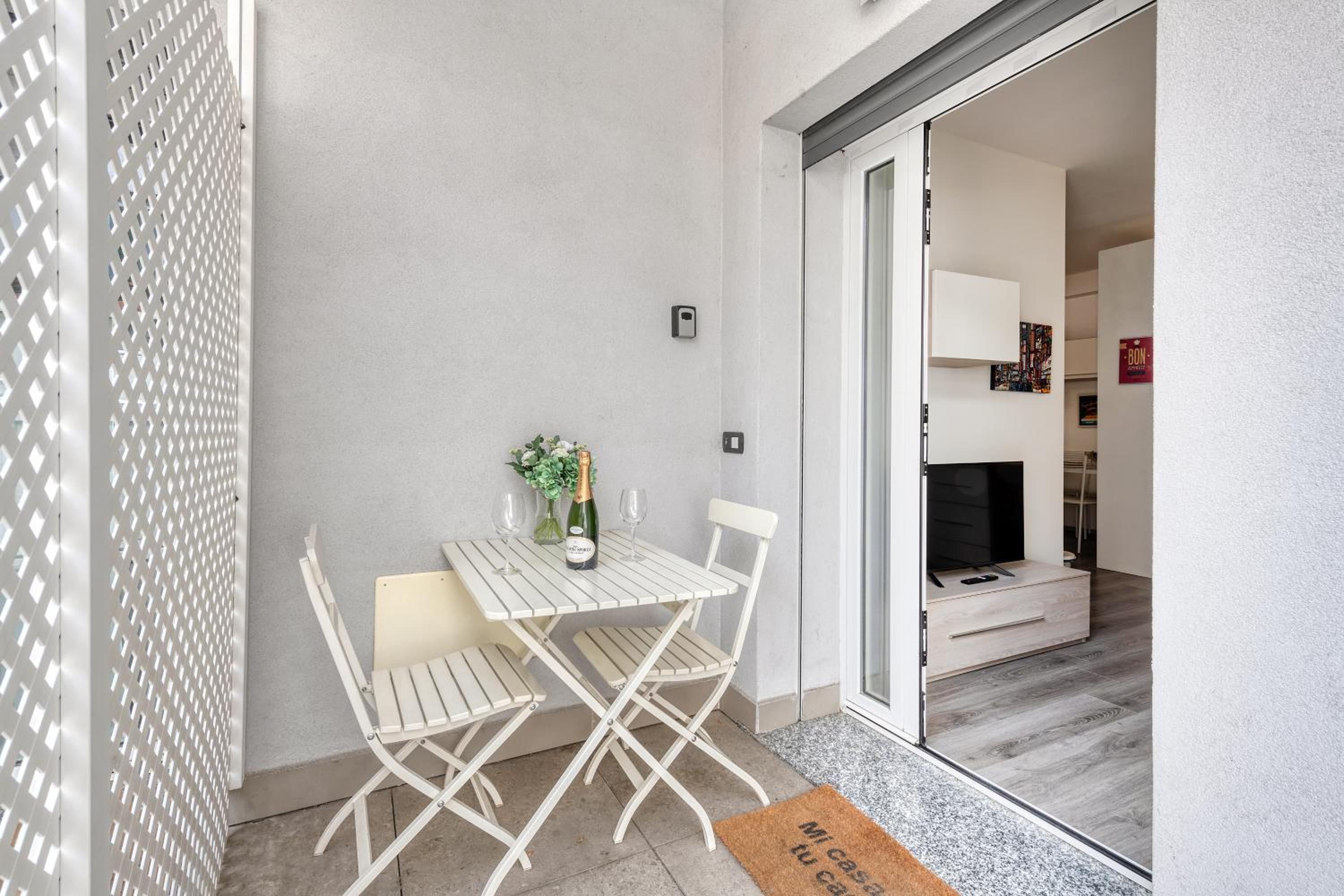 BnButler - Archimede 53 - Bright Studio