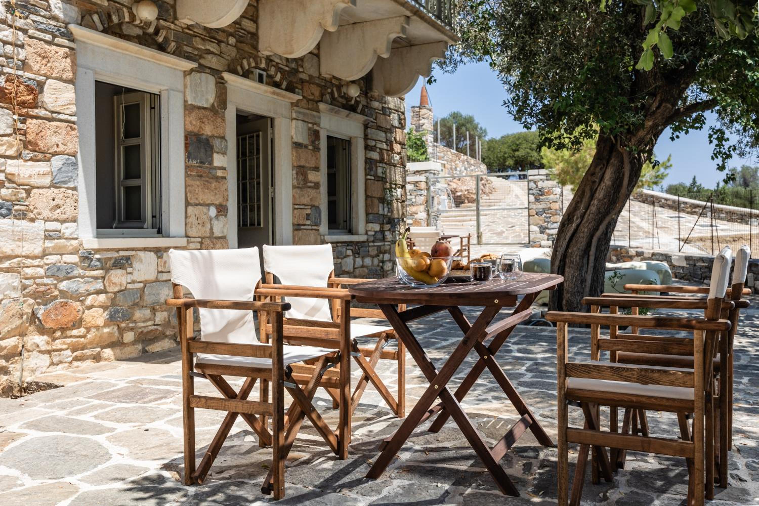 Zos Suites