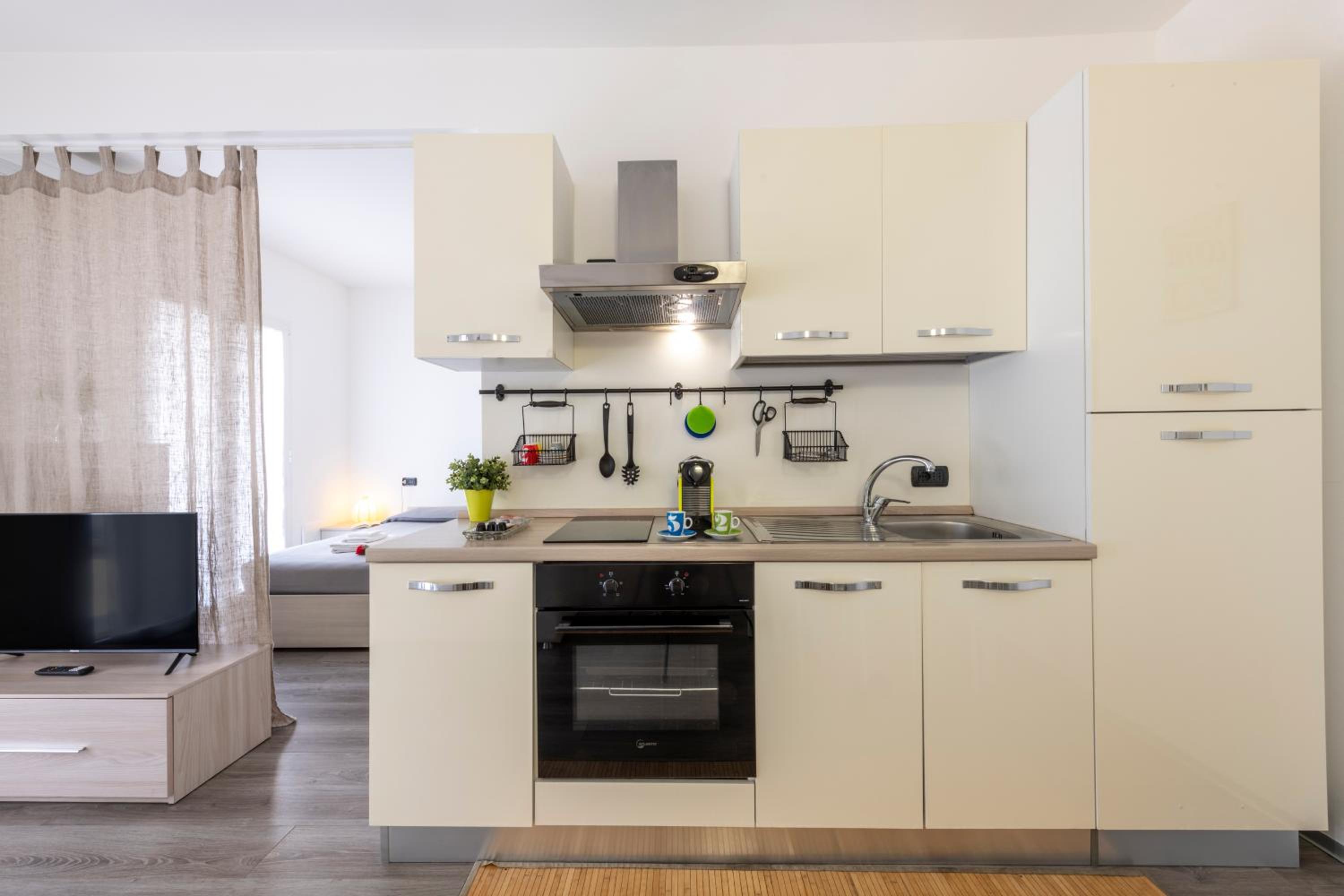 BnButler - Archimede 53 - Bright Studio