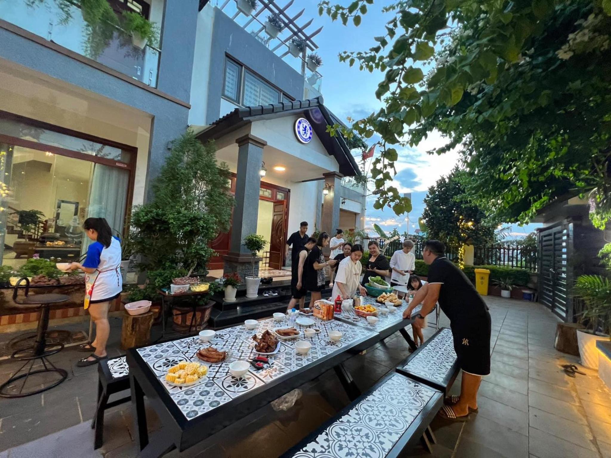 dining