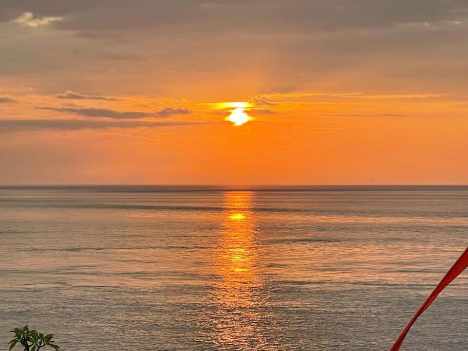 Makawi Tuwa Cliff - Luxury Cliff Stay with Private Beach, Infinity Pools and Ocean View view 4