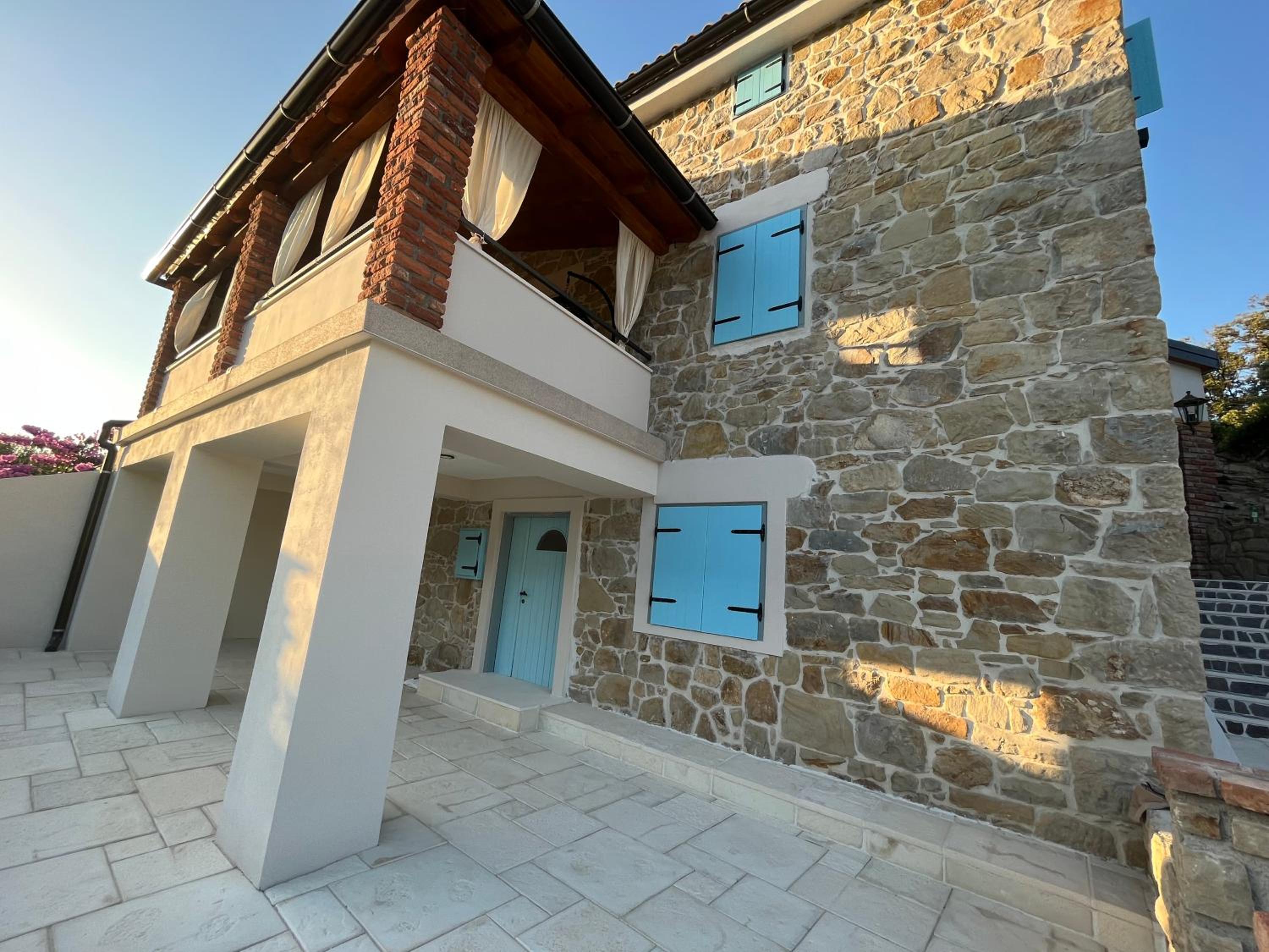 Villa Copun with heated pool view 4