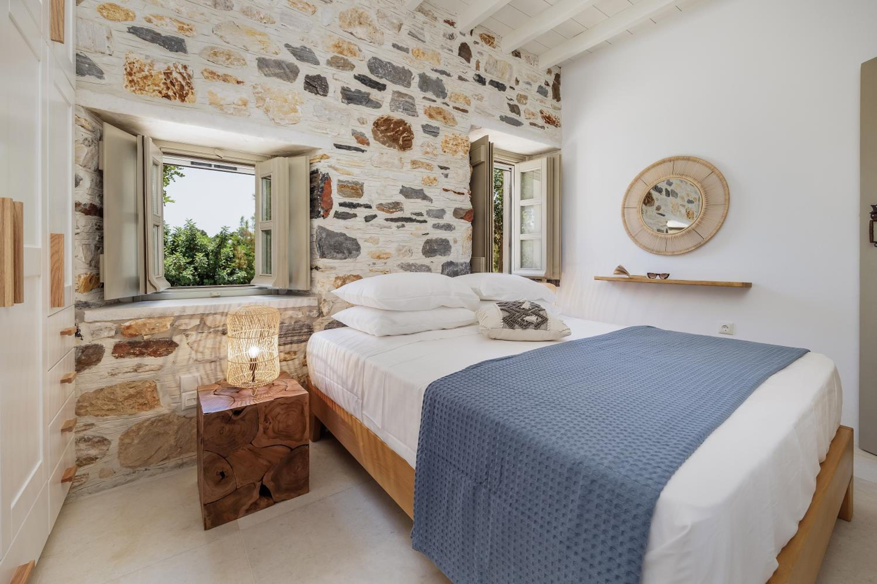 Zos Suites