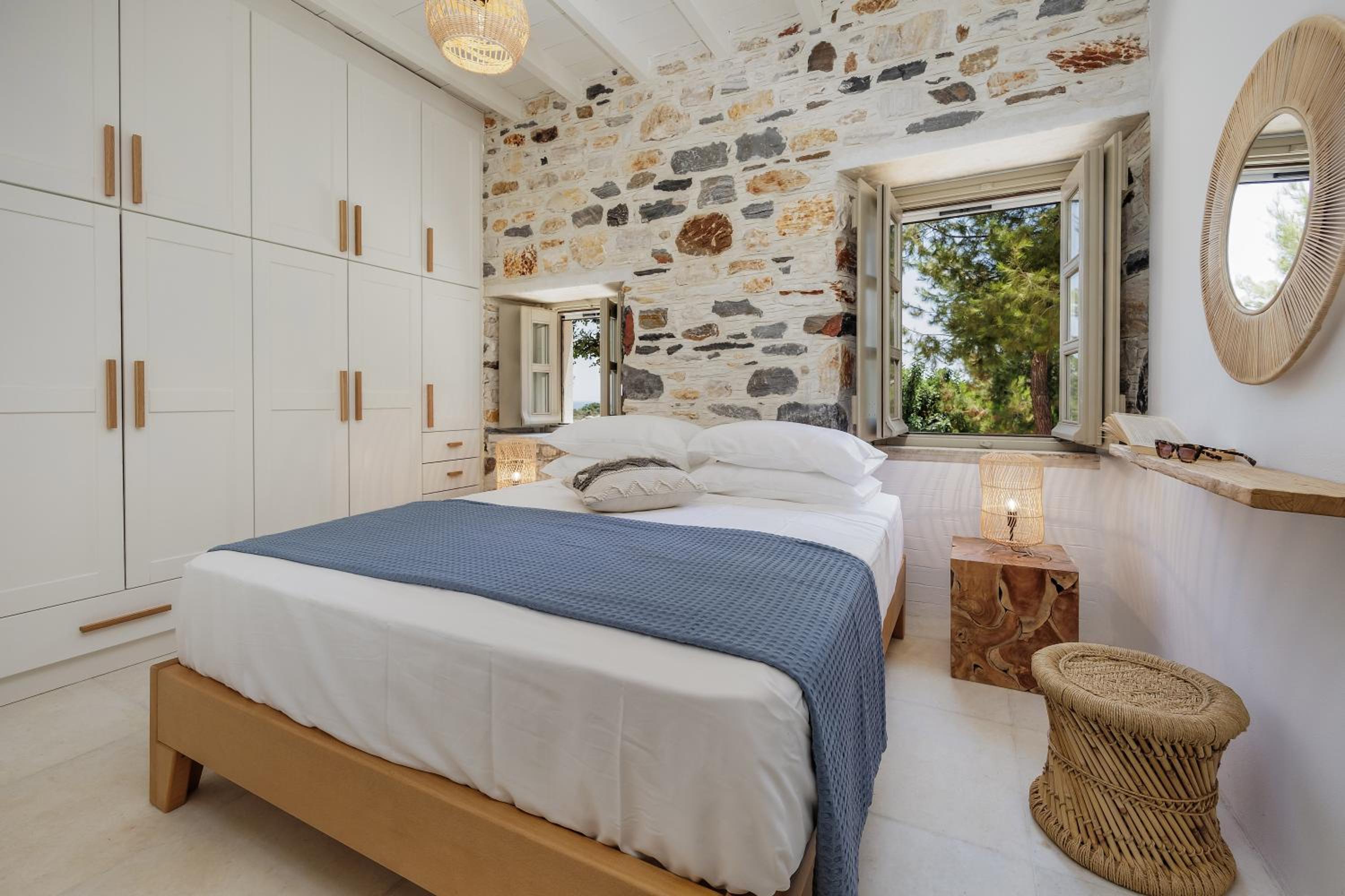 Zos Suites