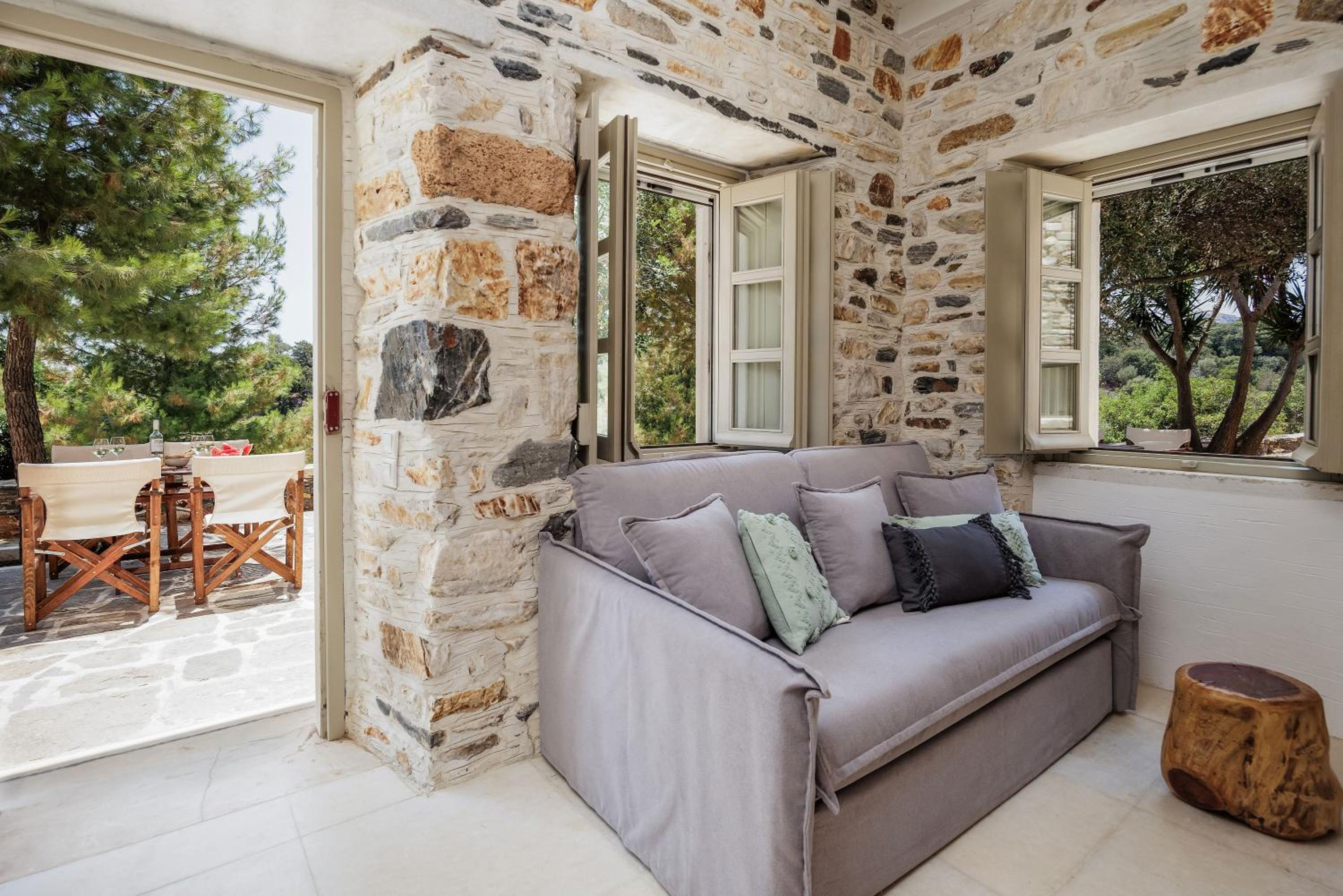 Zos Suites