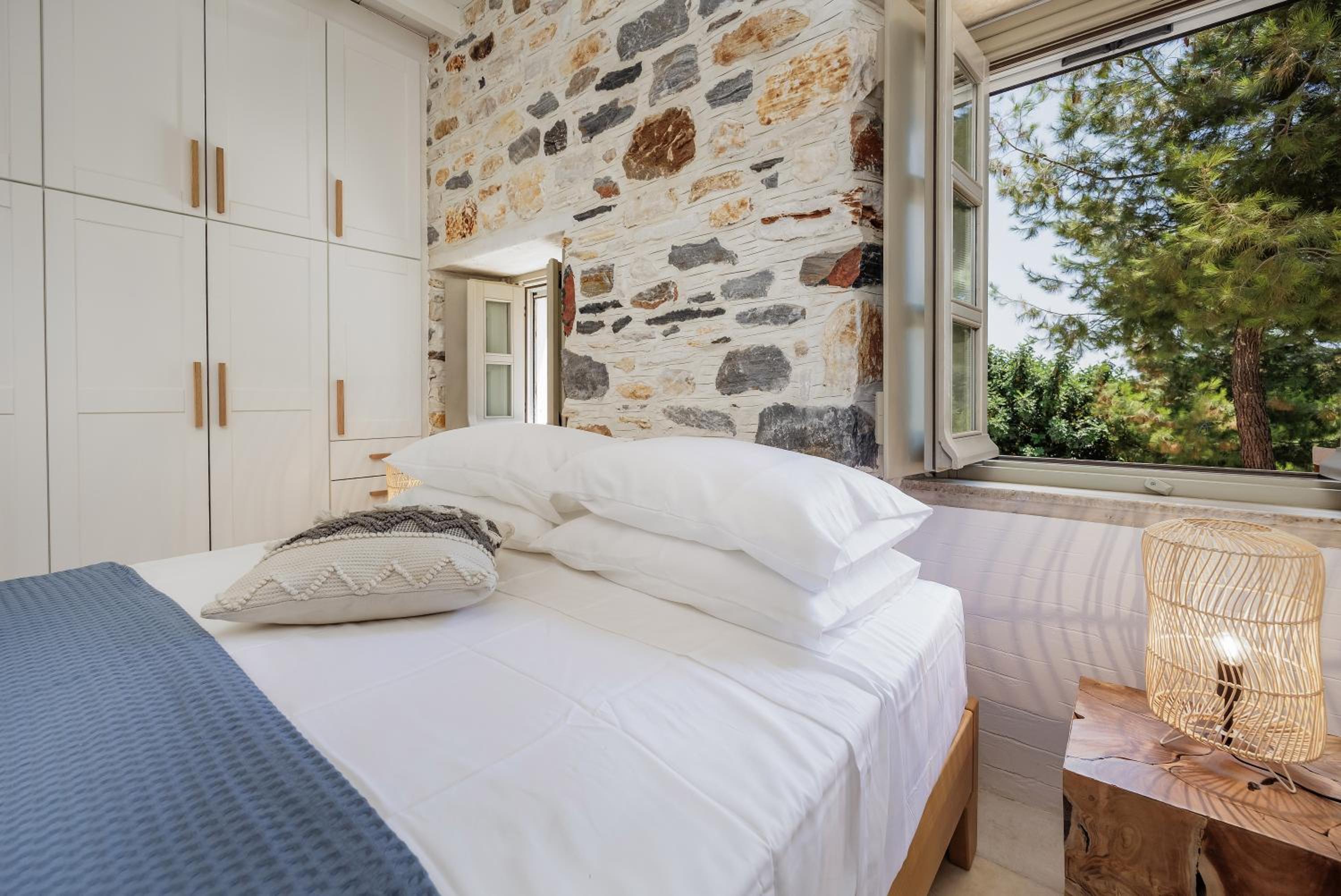 Zos Suites