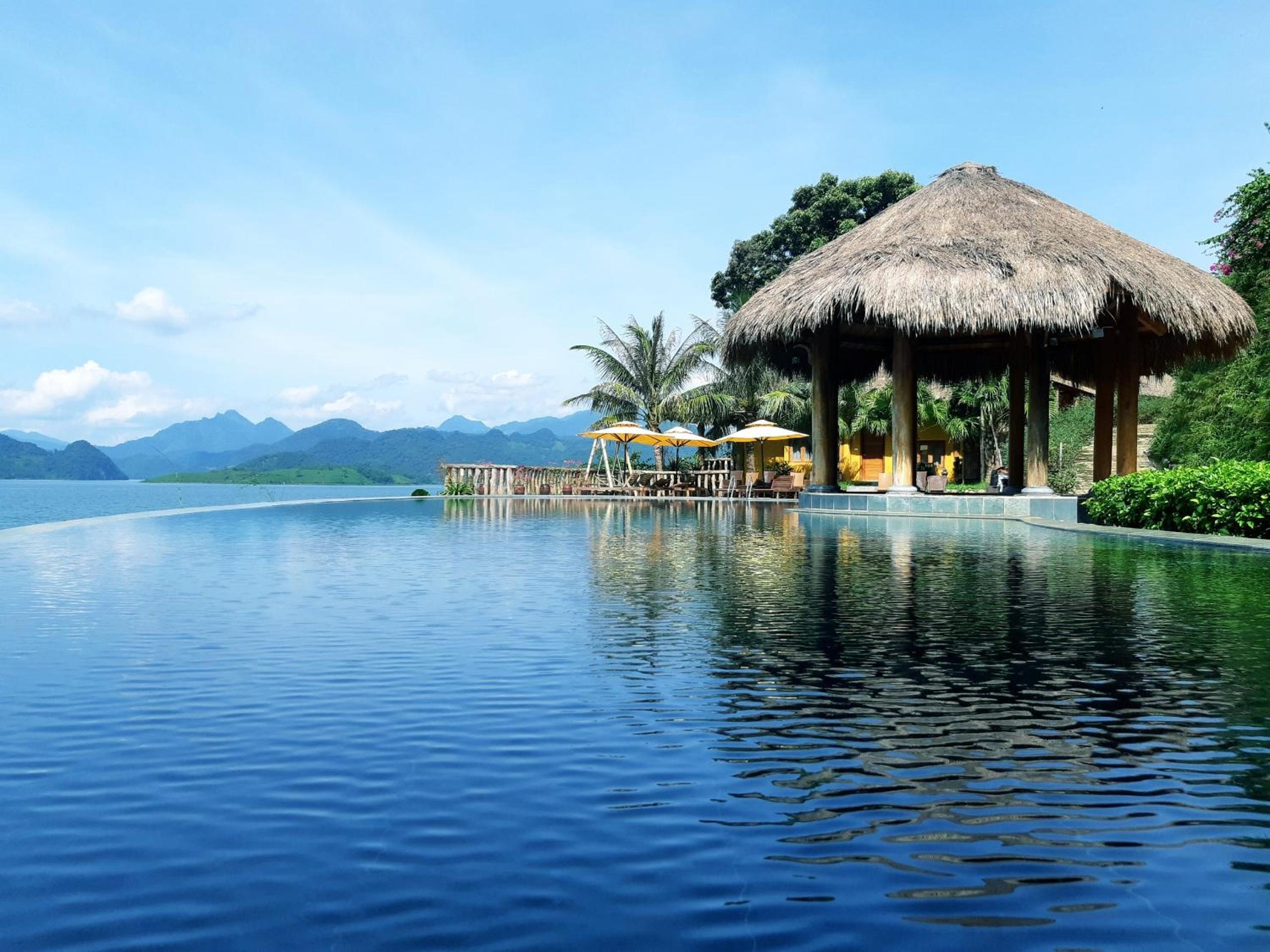 Mai Chau Hideaway Lake Resort