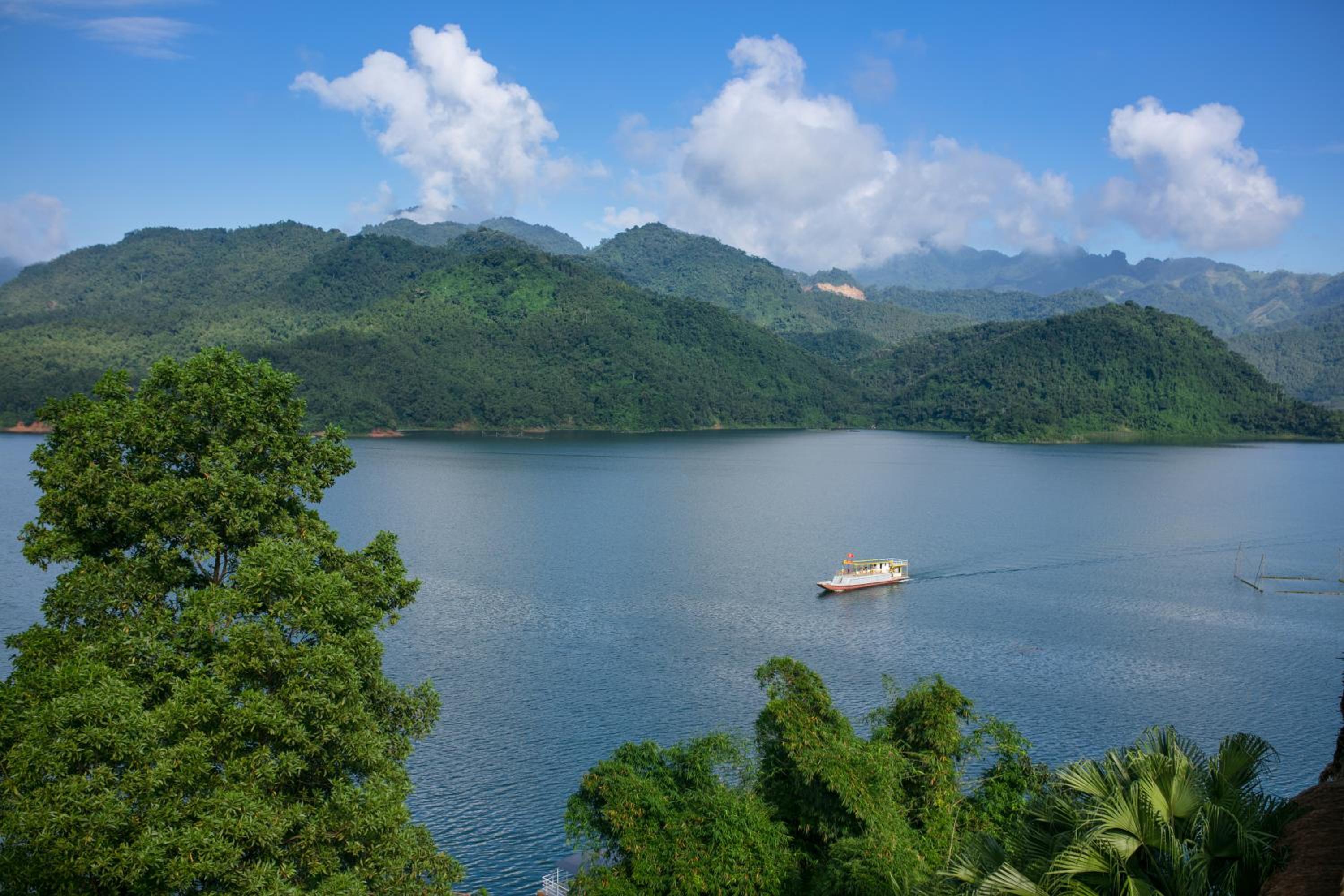 Mai Chau Hideaway Lake Resort