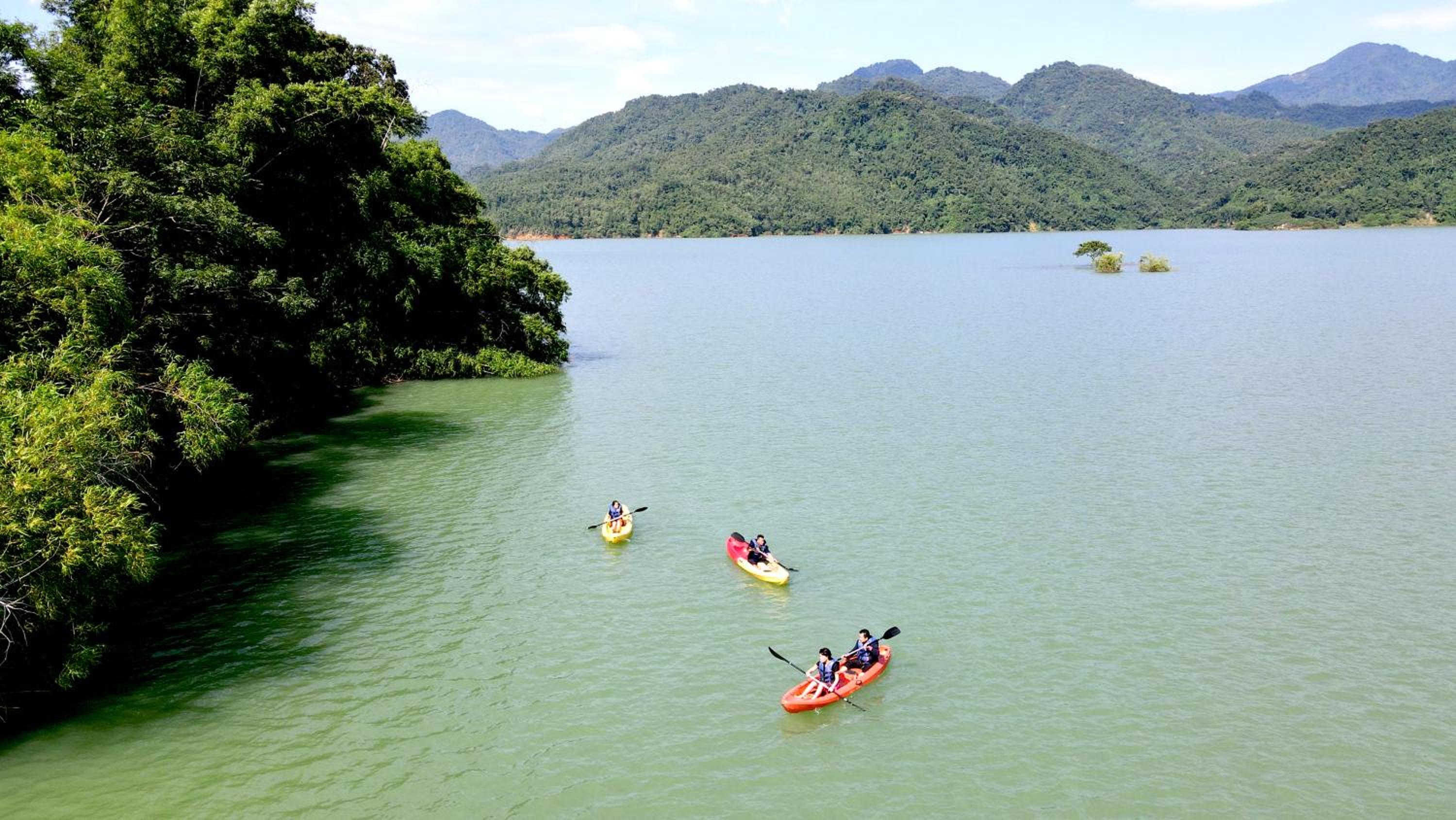 Mai Chau Hideaway Lake Resort