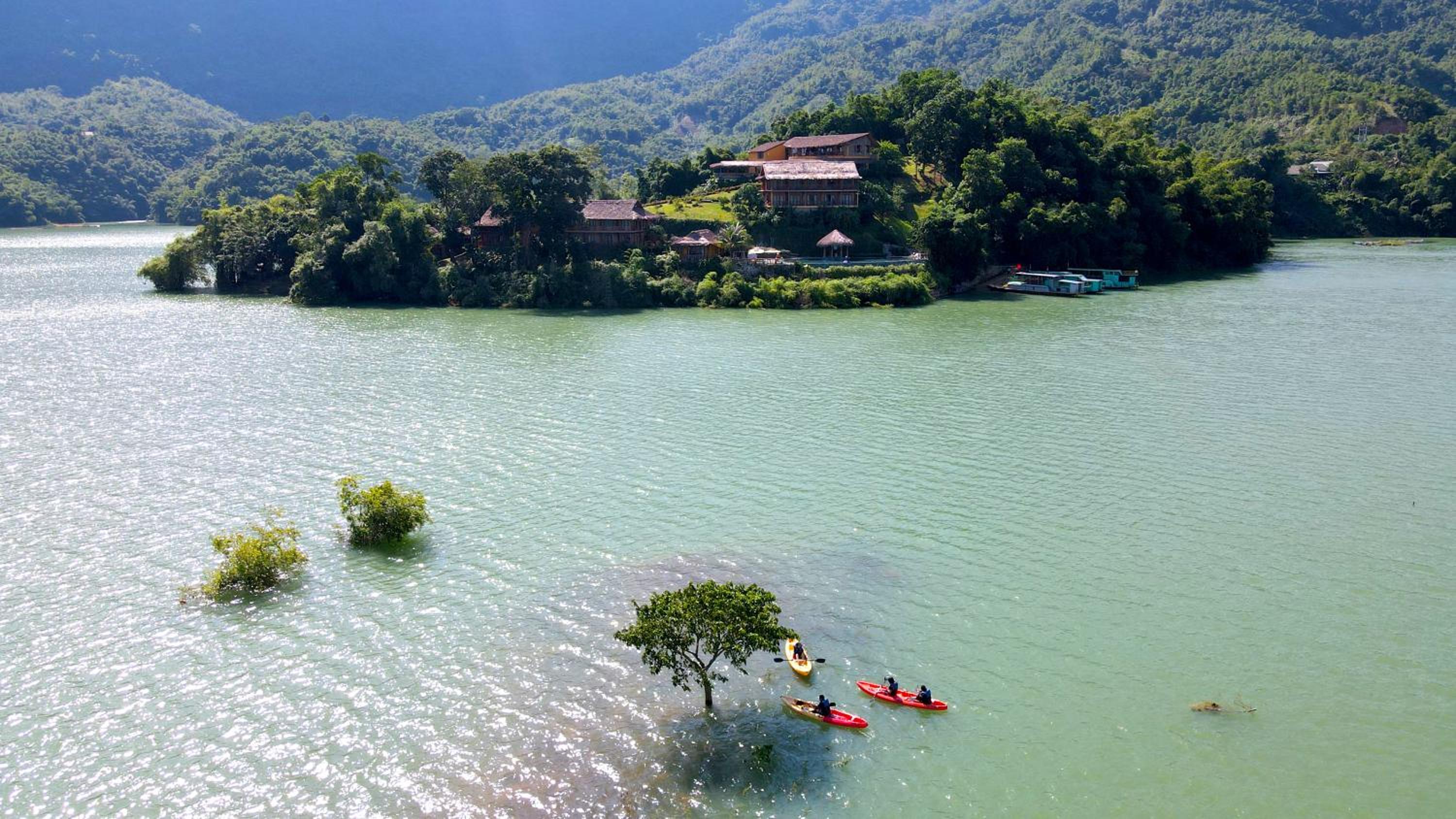 Mai Chau Hideaway Lake Resort