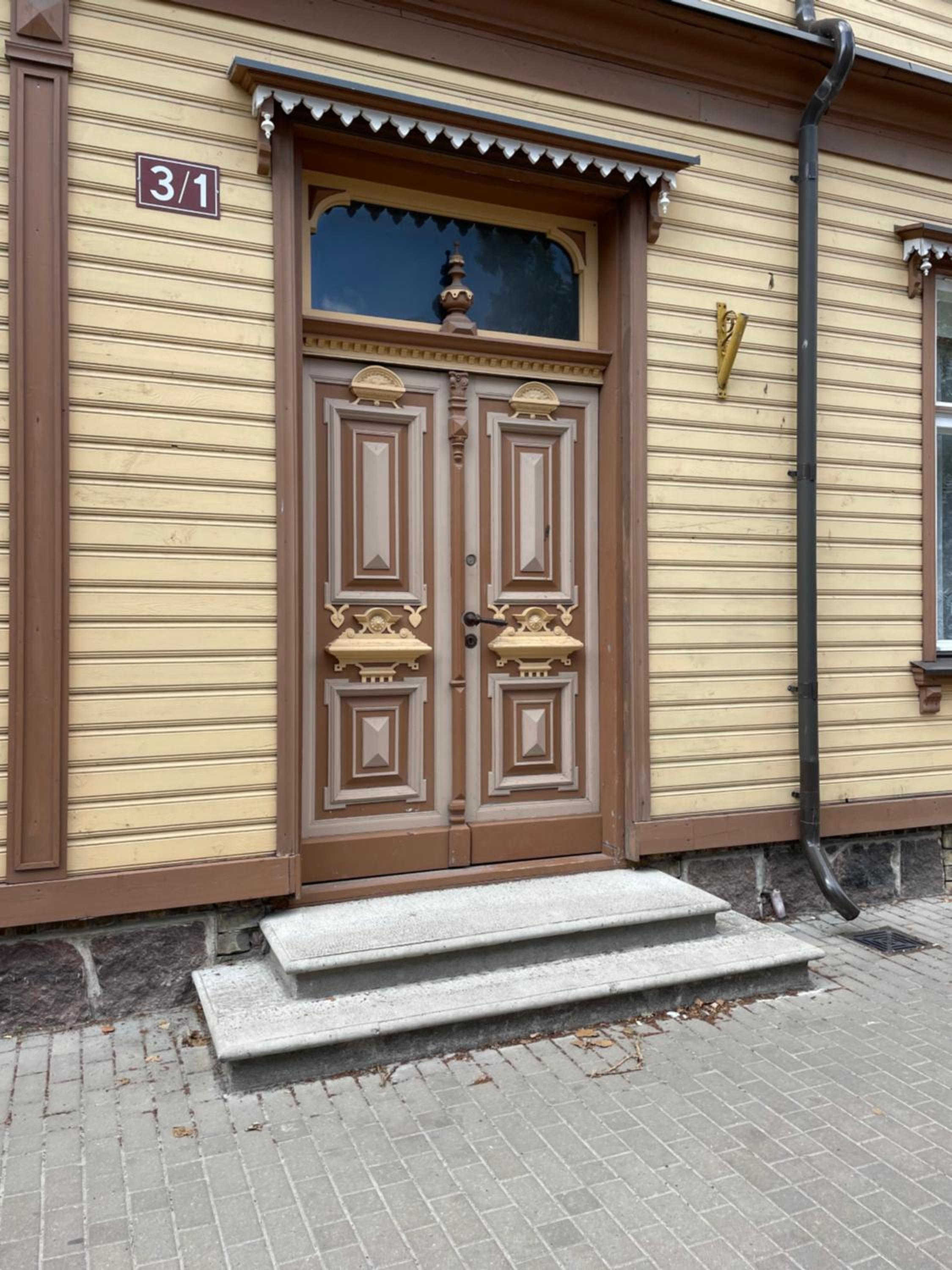Cozy City Center 2 Bedroom Apartment
