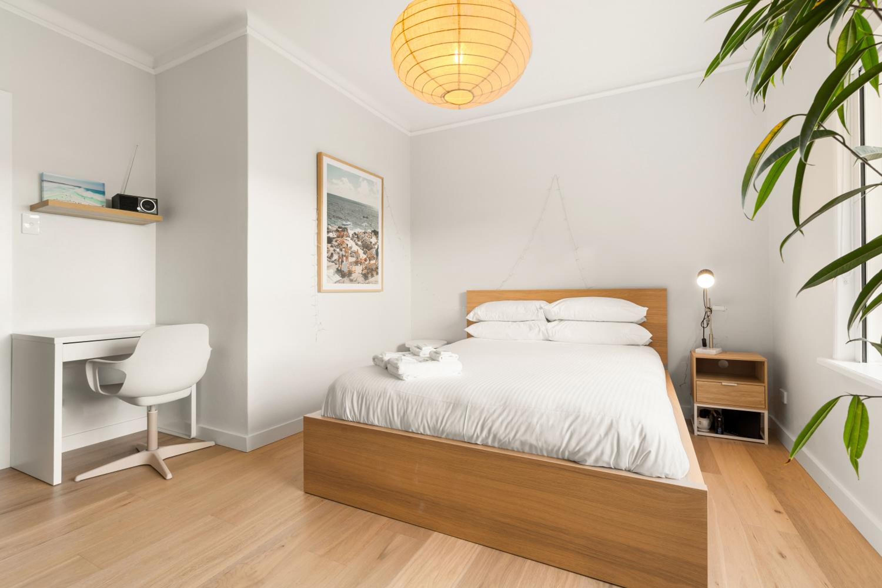 Luxe 2BR with Smart TV Steps from Bondi Beach