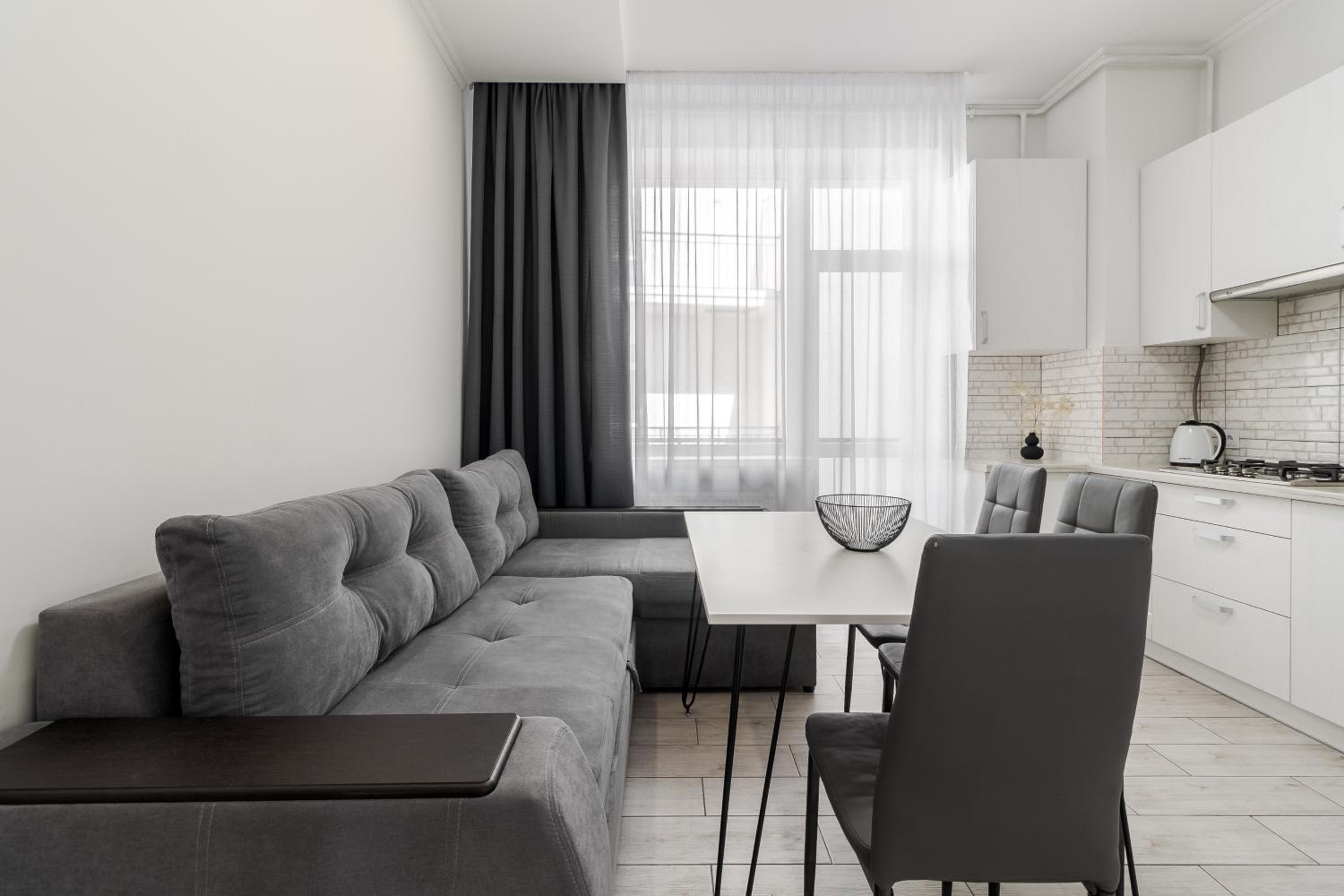 InshiApartments on Bohdan Khmelnytsky str view 3