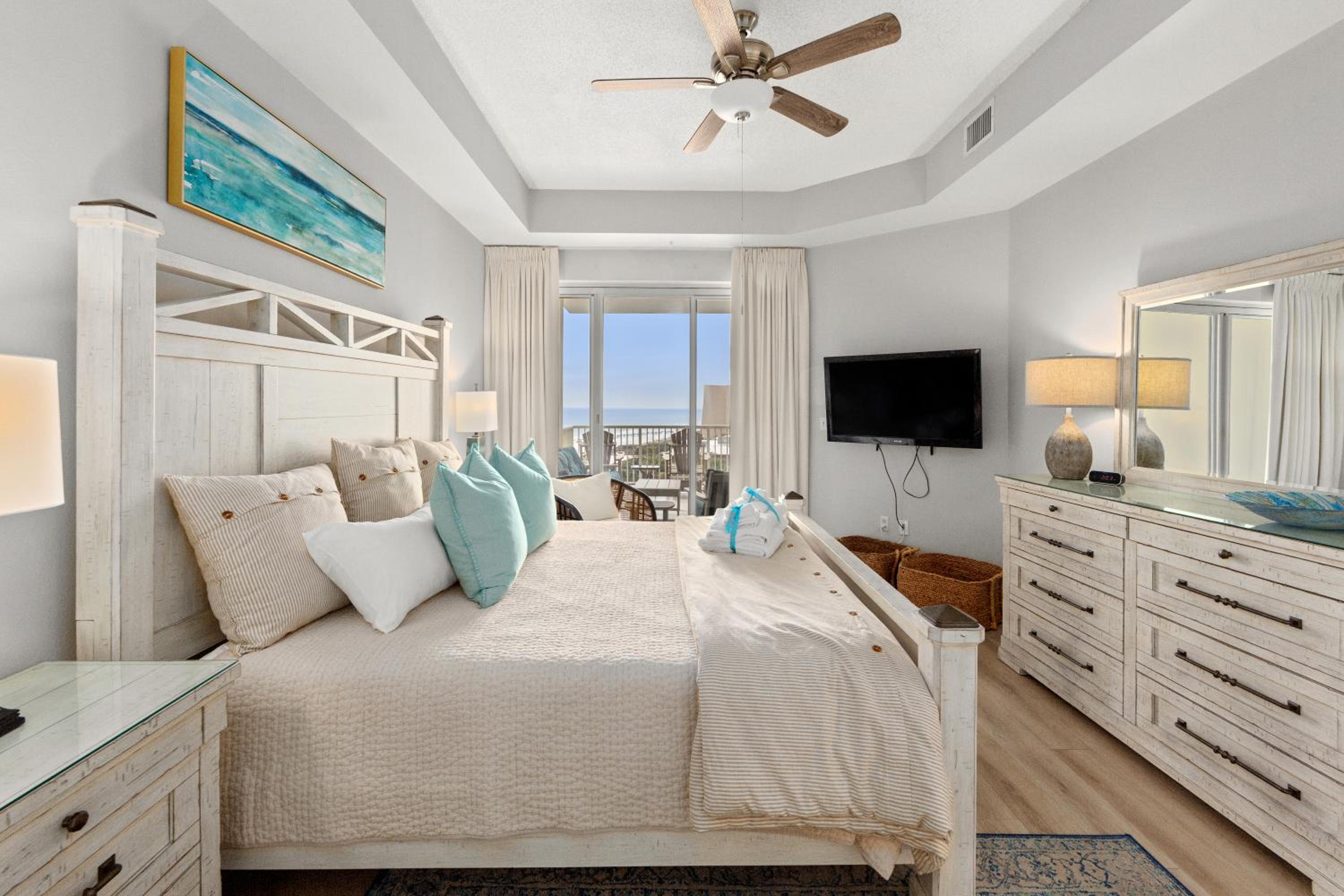 NEWLY RENOVATED! Breathtaking views! Fourth Floor! Pools! Grill! Beach Chairs view 5