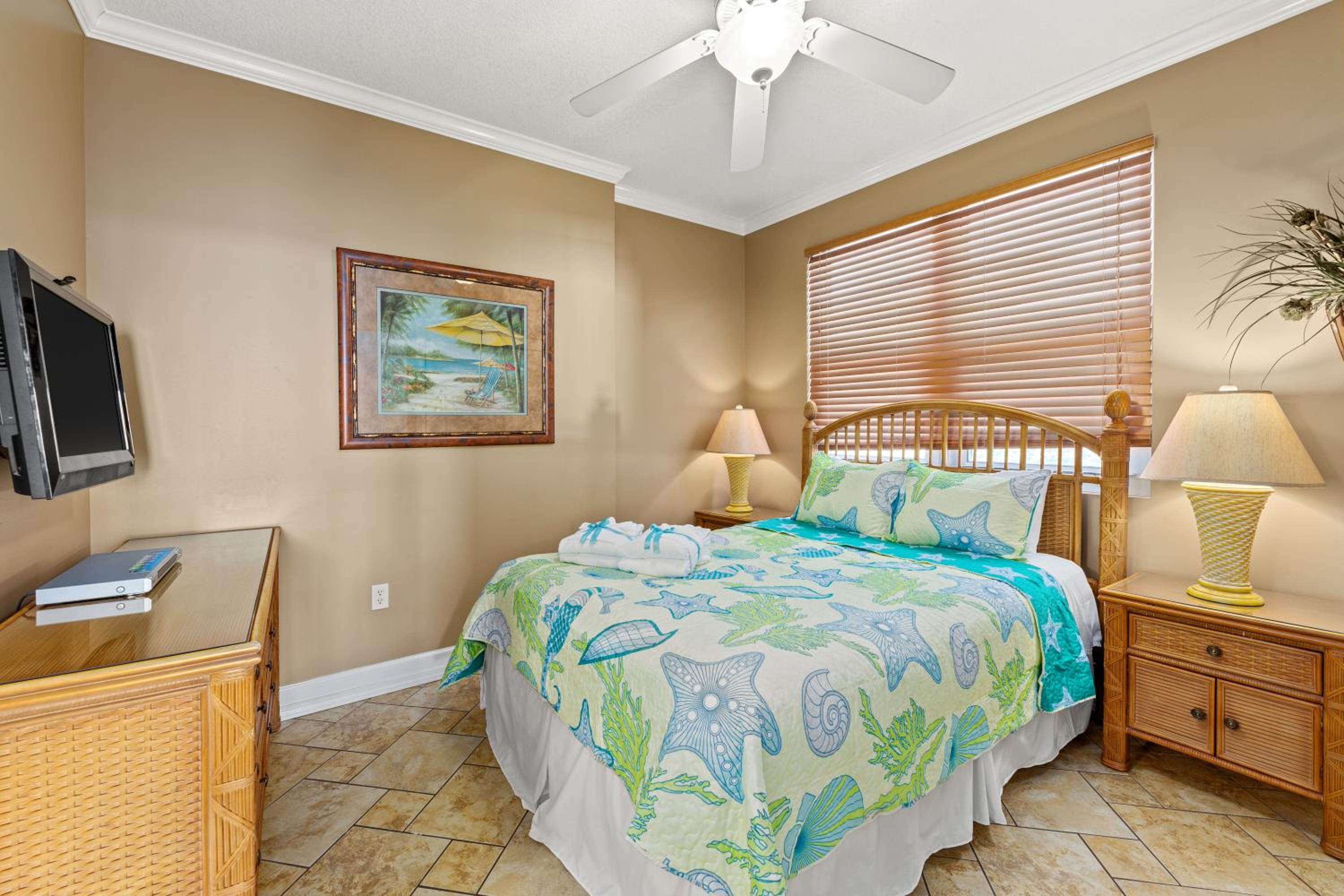 Gulf Front Master Bedroom, 2 Pools & Hot Tubs, Sleeps 8 view 2