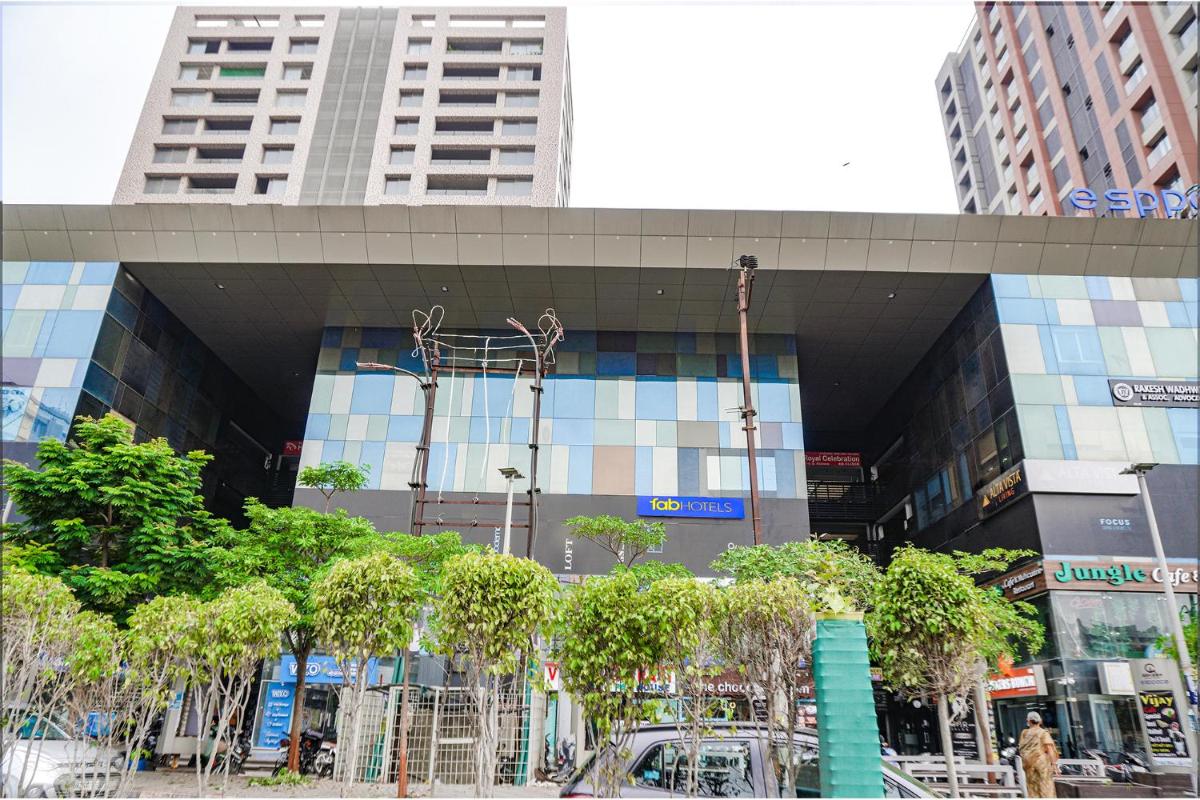 FabHotel Royale Celebrations