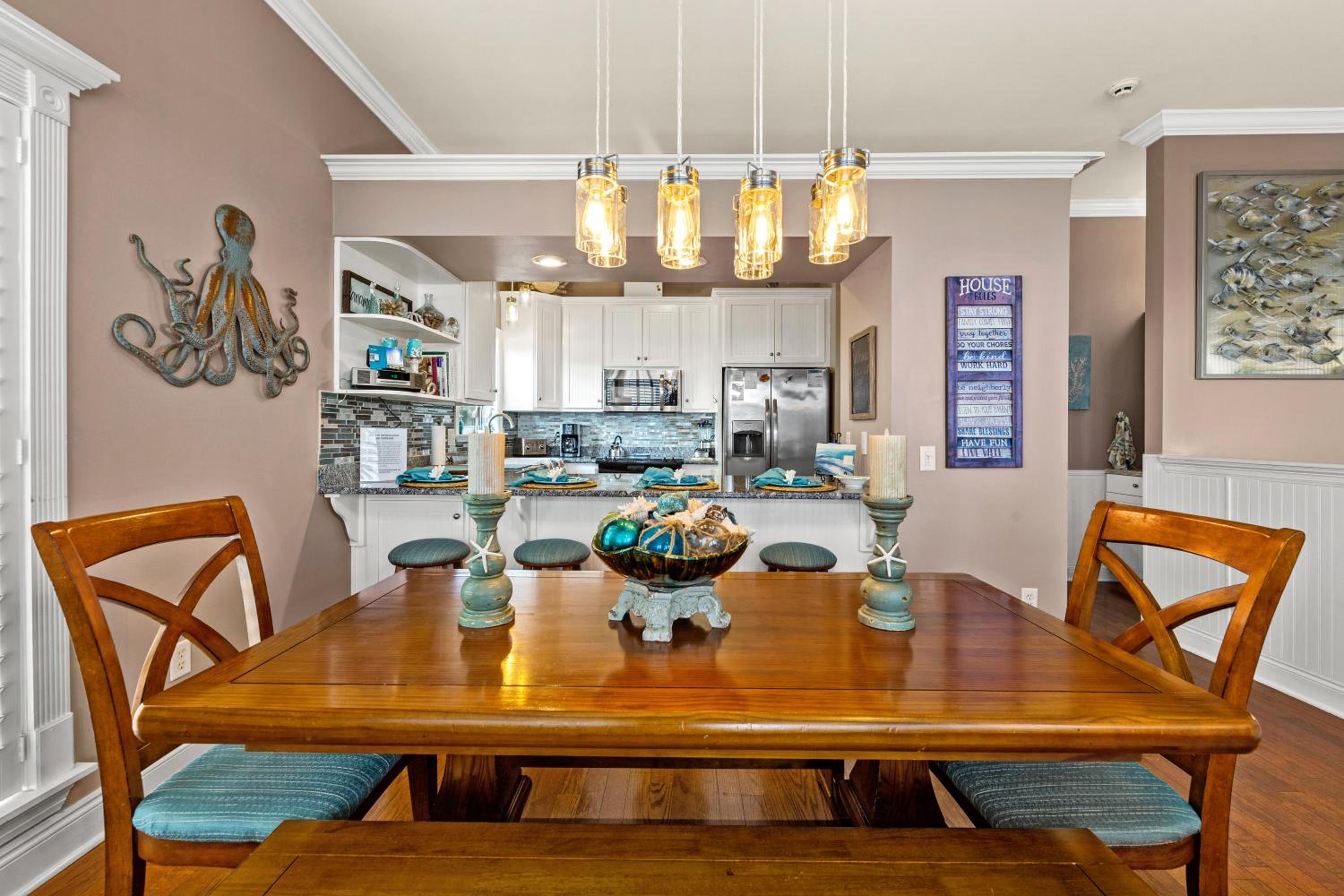 Algun Dia - Plush Family-Friendly Home - A Block from Beach view 3