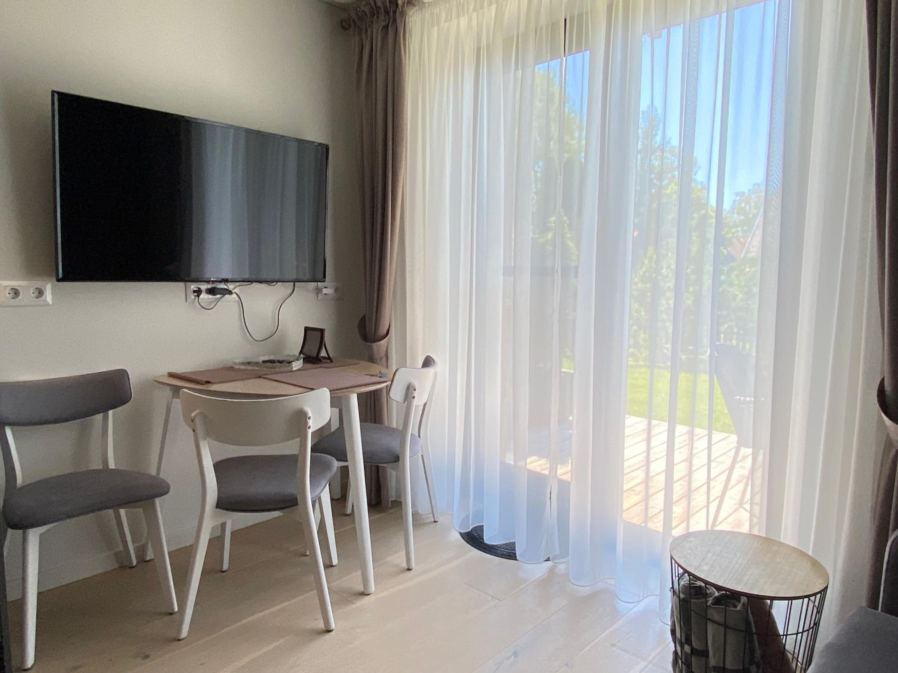 Pervalka Apartaments With Large Terrace
