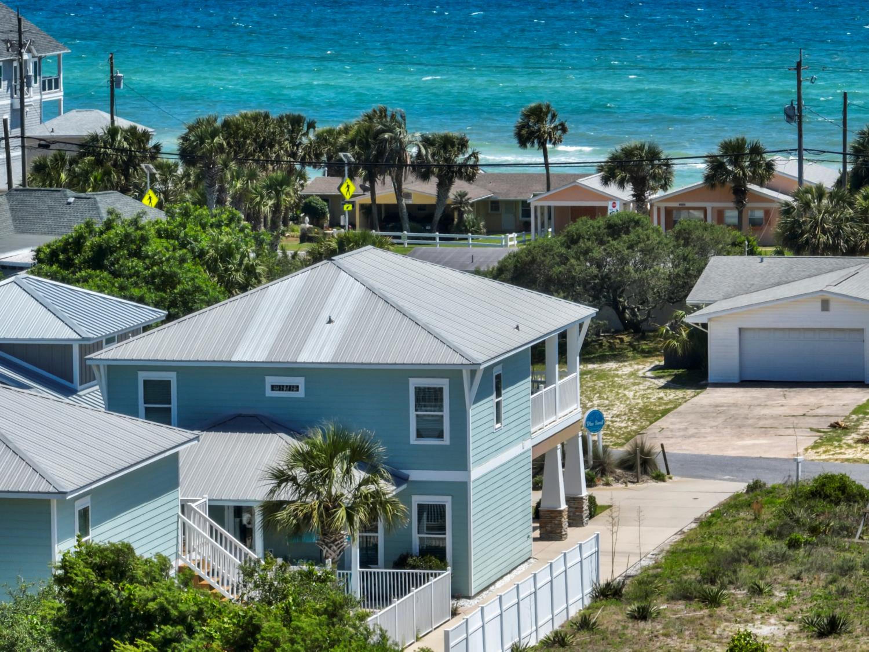 5 Bed, 5 Bath Beach Home/Only a 3 Minute Walk To The Beach! SLEEPS 12 view 3