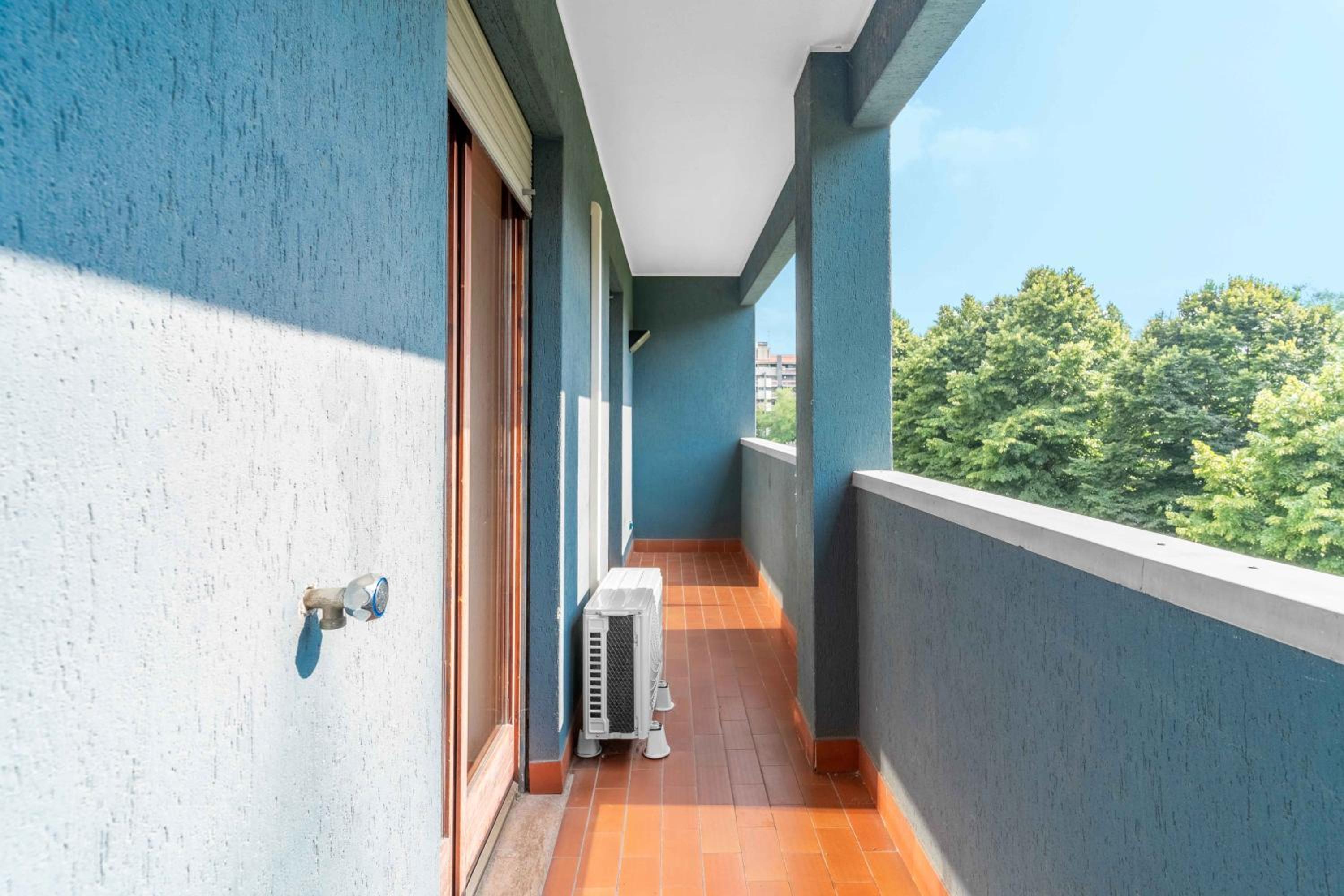MI13 San Siro- Blue House Exclusive -