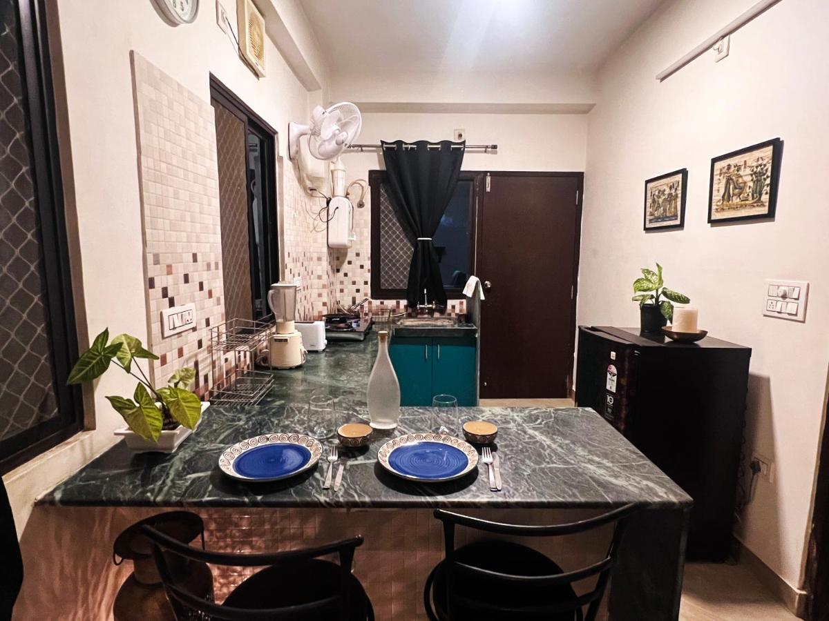 TicAna Studio with all amenities lake view & terrace garden Ac Kitchen wifi view 4